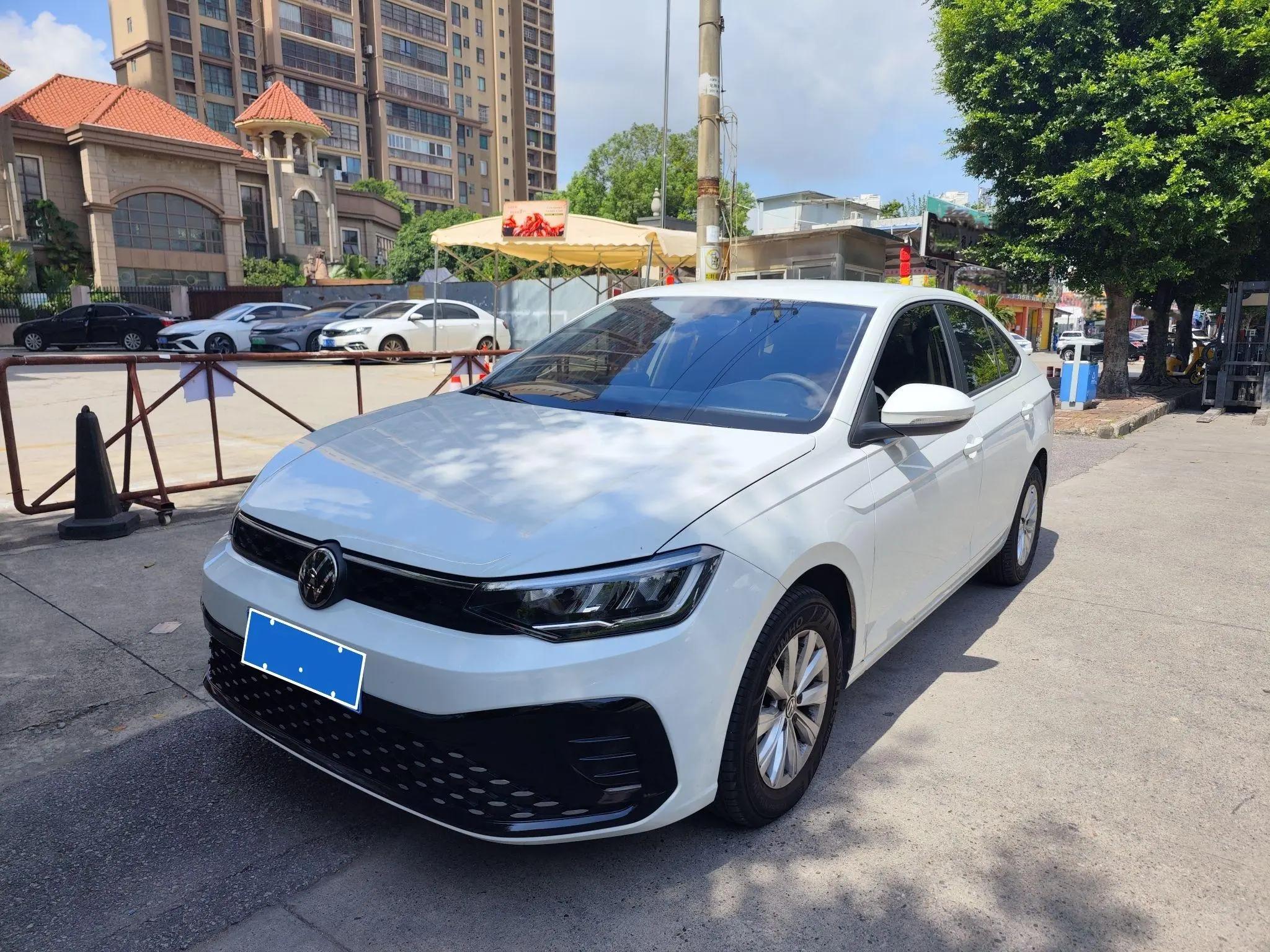 Volkswagen Lavida 2024 г. 10835 км.