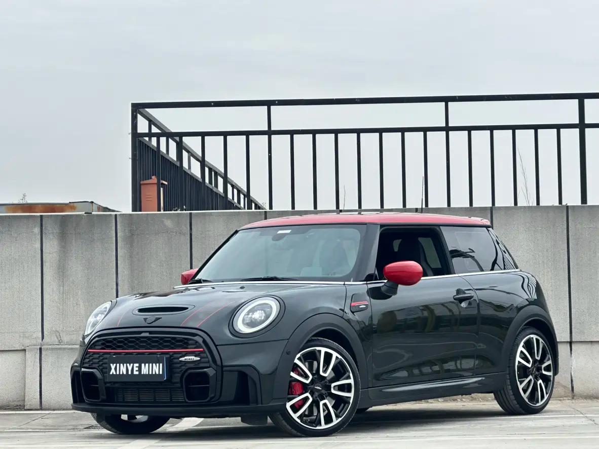 MINI JCW 2021 г. 43137 км.