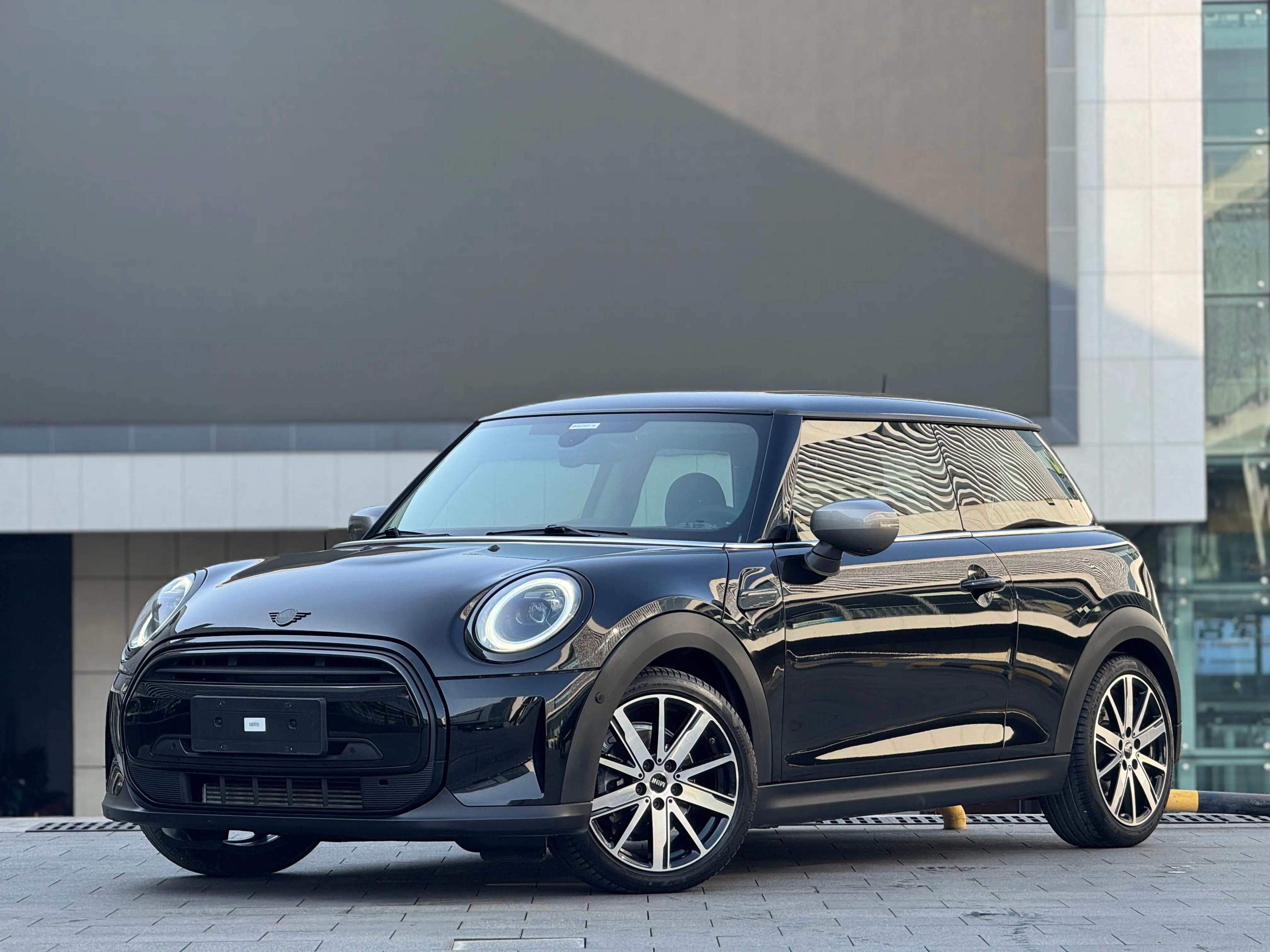 MINI  2021 г. 20133 км.
