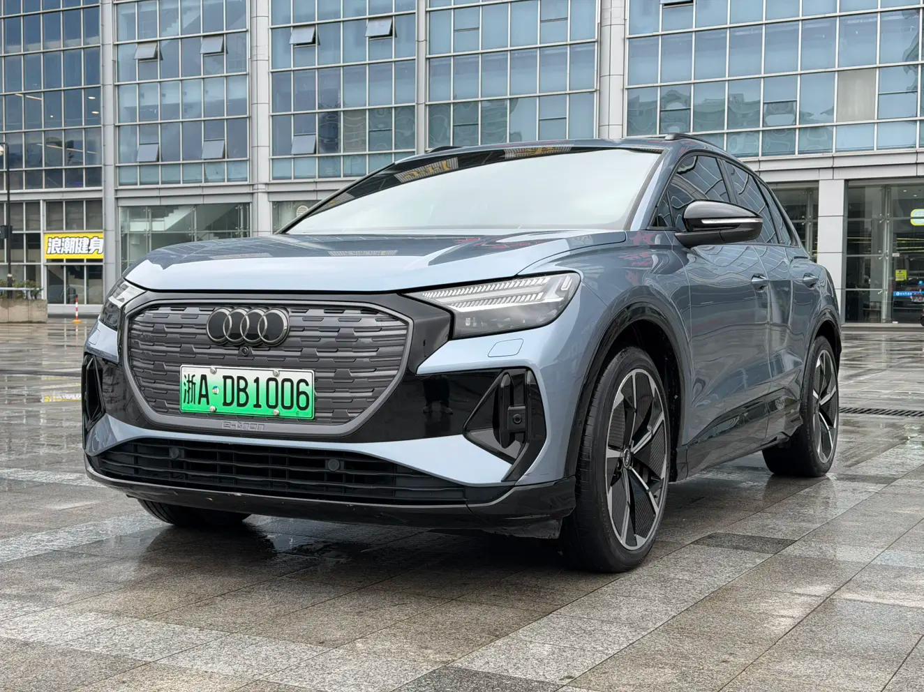 Audi Q4 e-tron 2022 г. 47087 км.