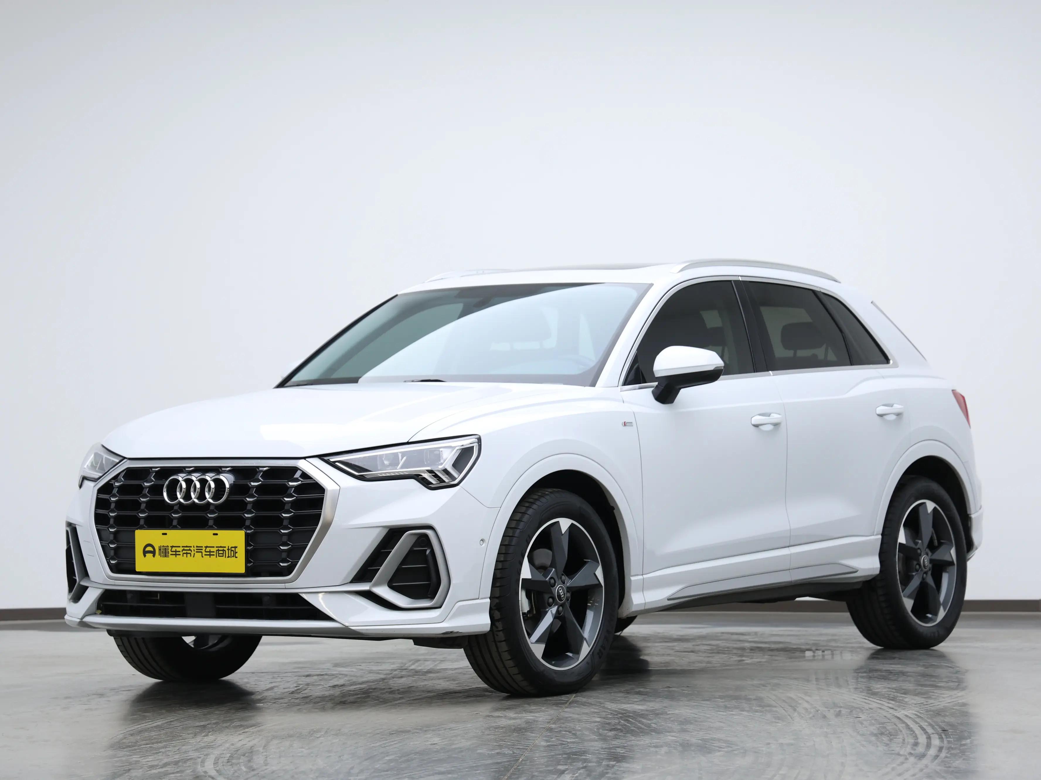 Audi Q3 2022 г. 26735 км.