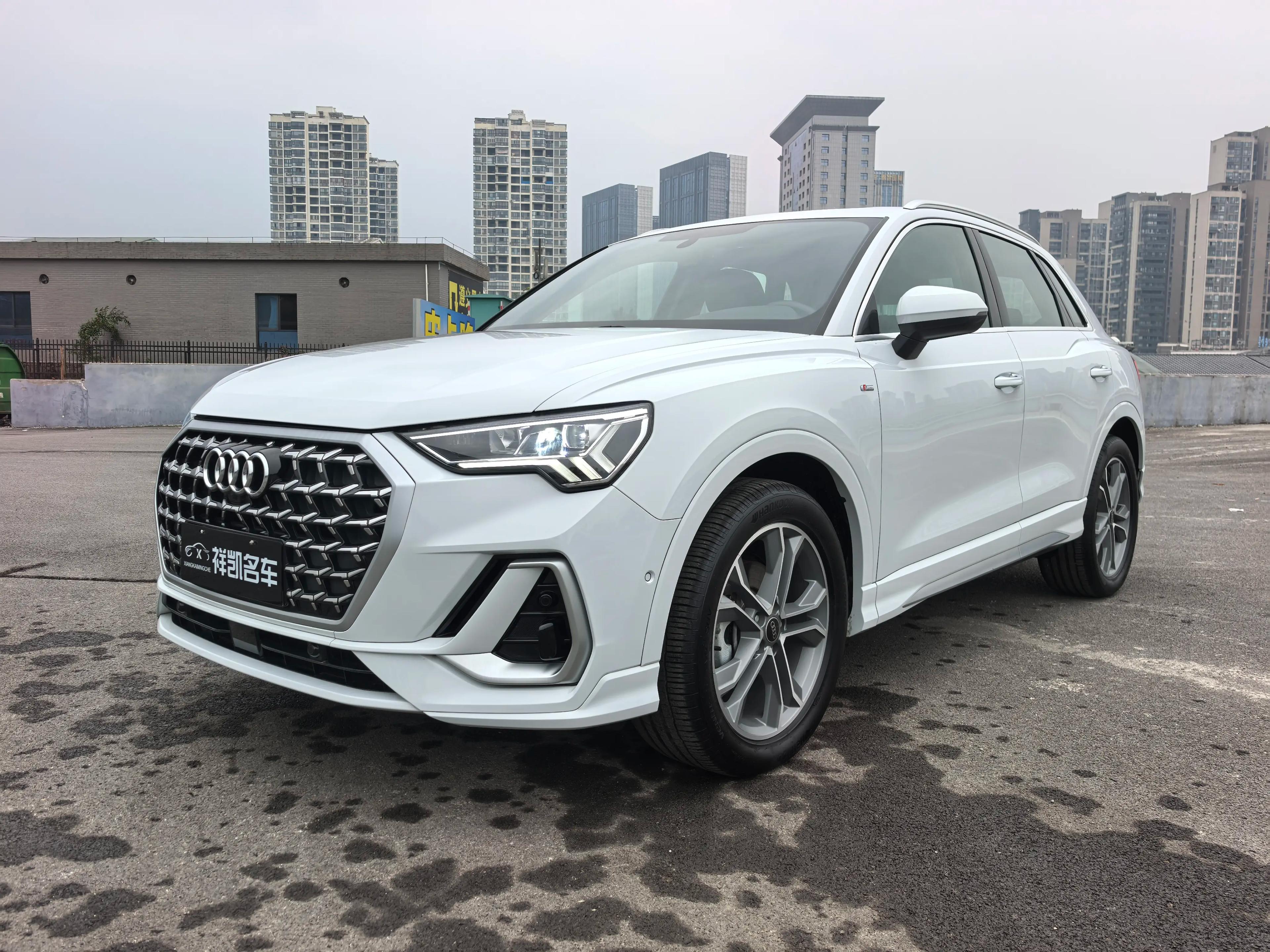 Audi Q3 2024 г. 6041 км.