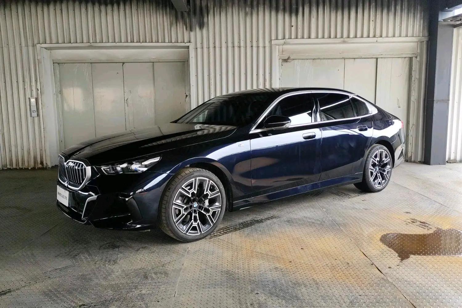 BMW 5 Series 2024 г. 14846 км.
