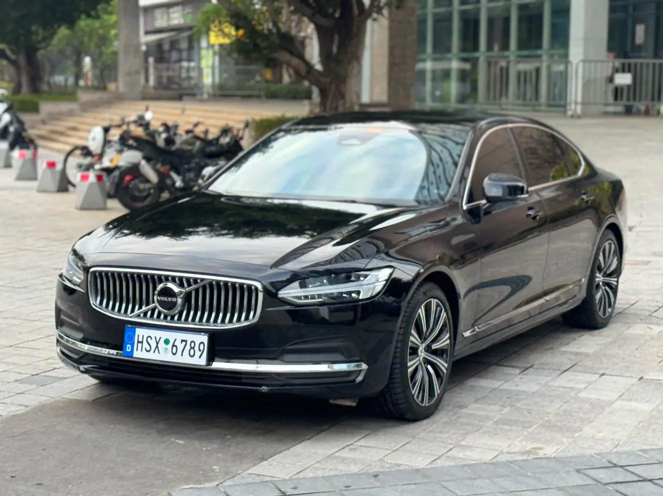 Volvo S90 2024 г. 20000 км.