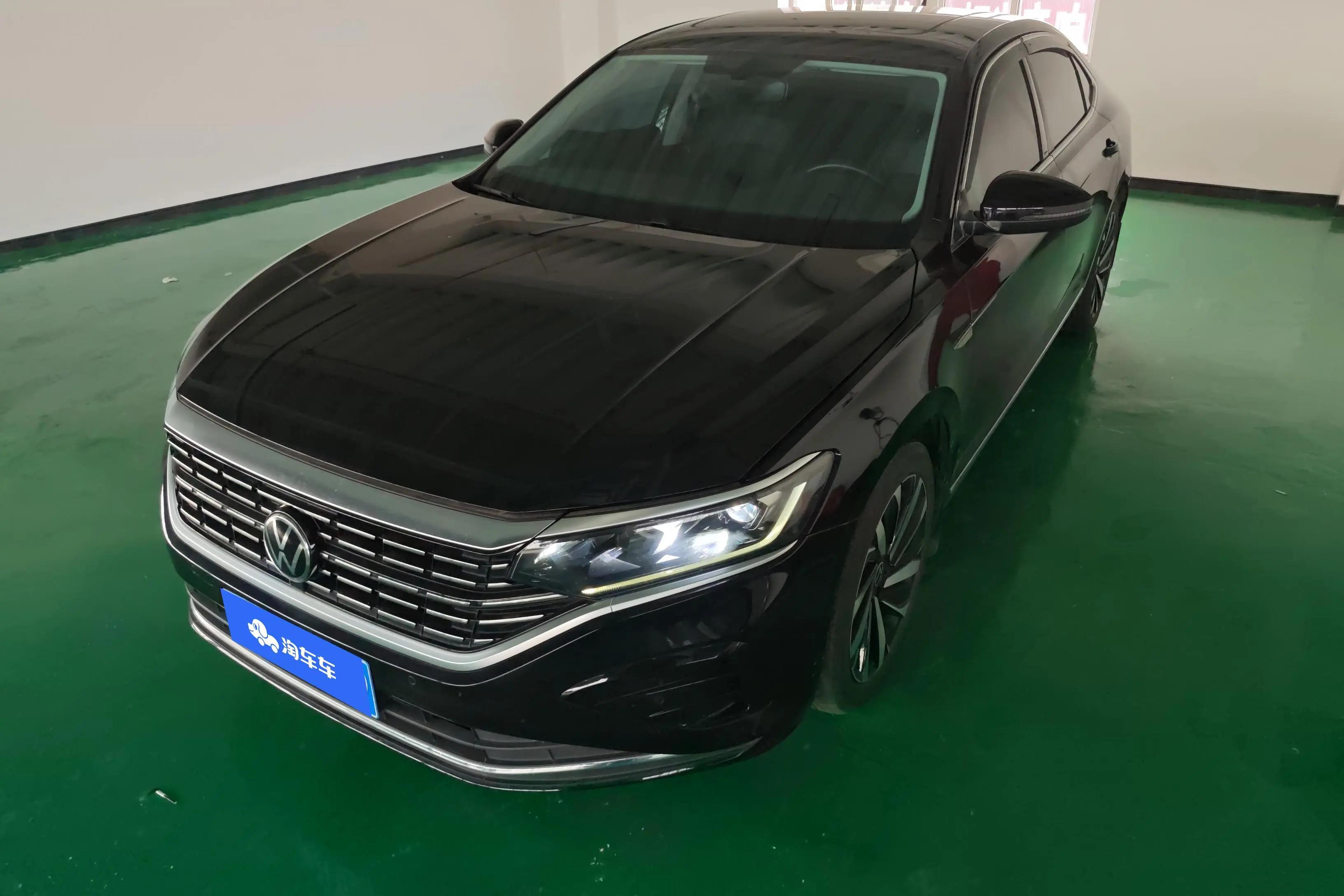 Volkswagen Passat 2022 г. 45782 км.
