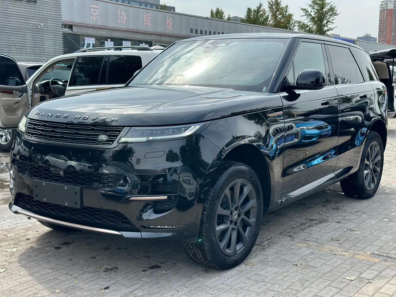 Land Rover Range Rover Sport 2024 г. 13037 км.