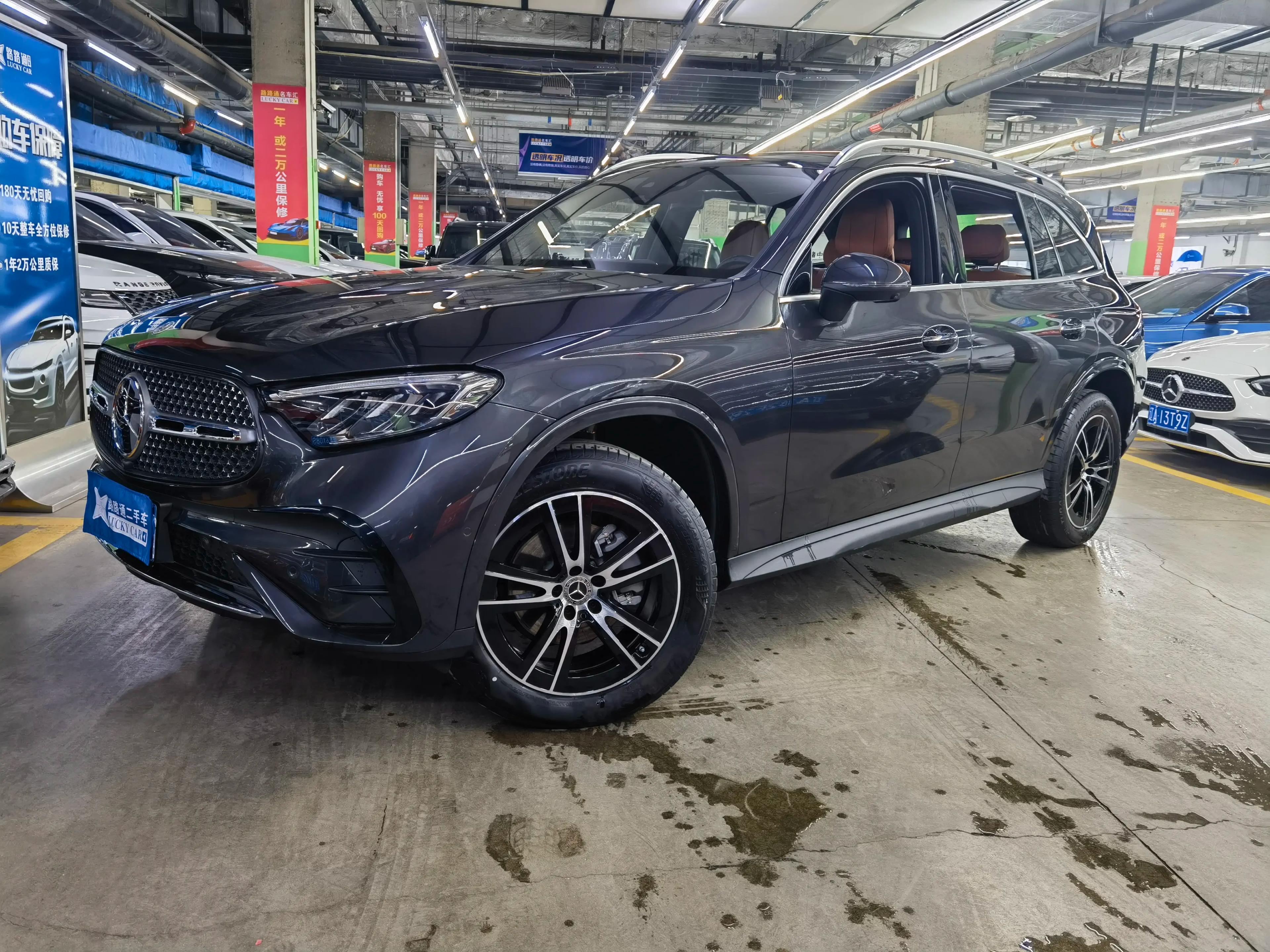 Mercedes-Benz GLC 2024 г. 6100 км.