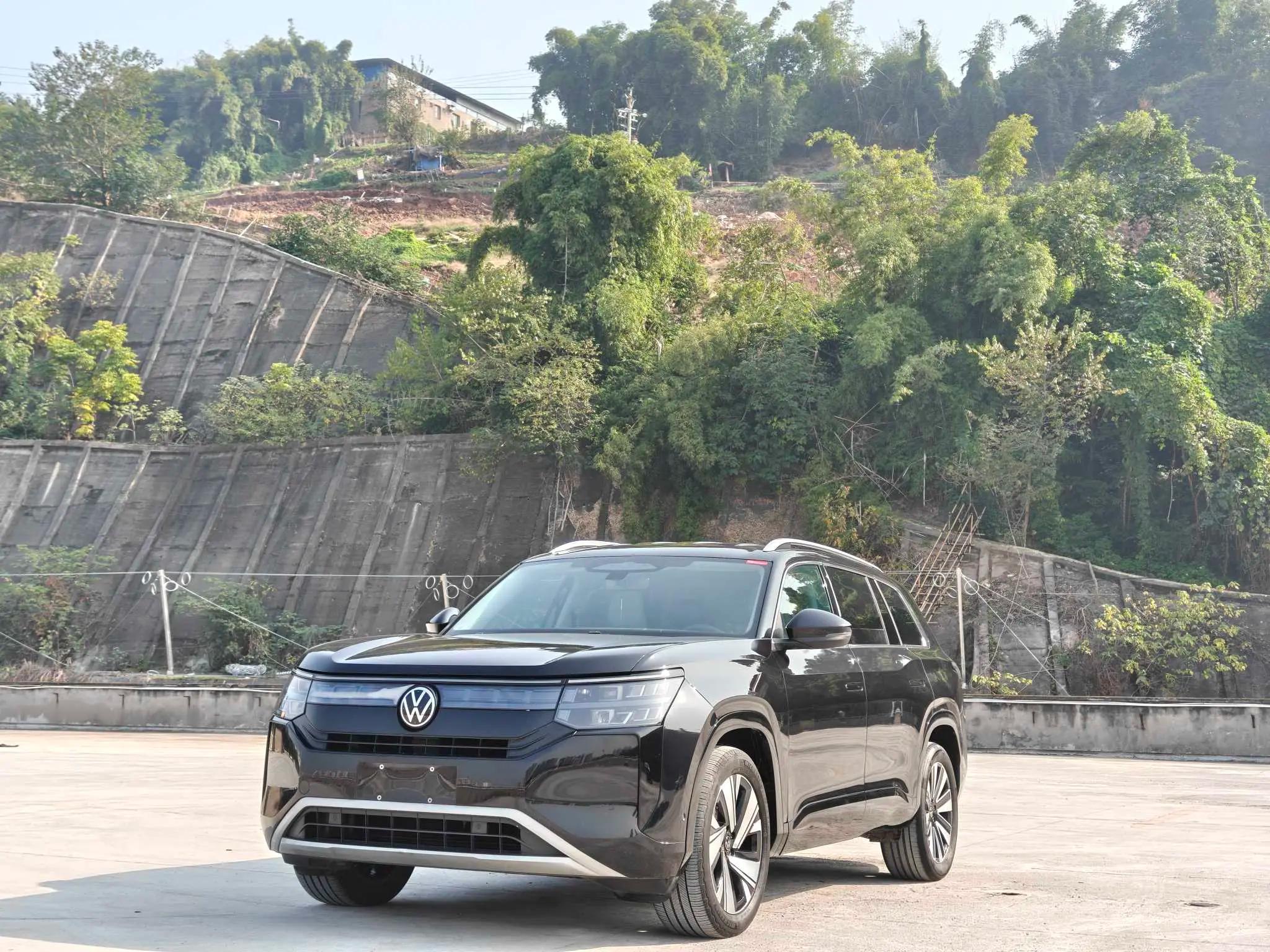 Volkswagen Teramont 2025 г. 77331 км.