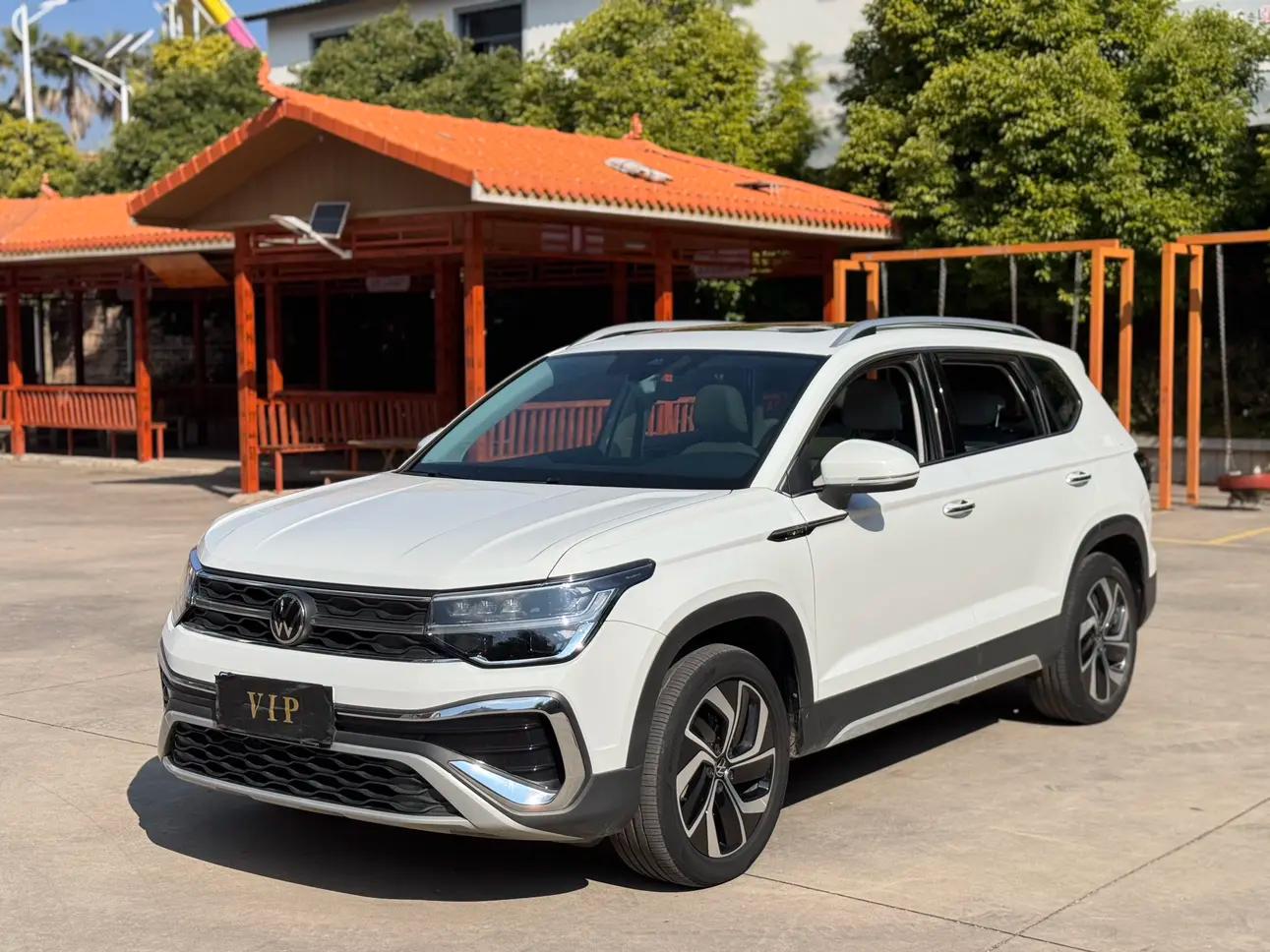 Volkswagen Tharu 2023 г. 32113 км.
