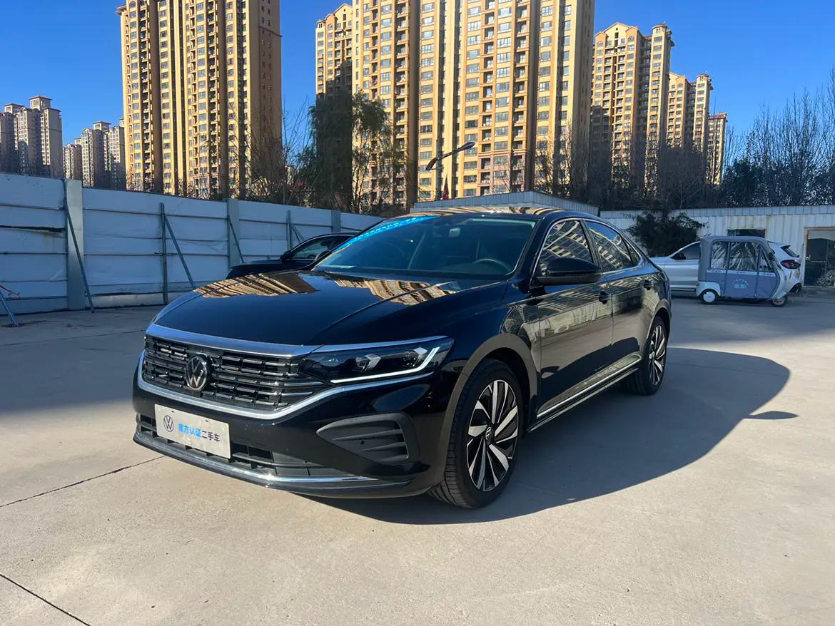 Volkswagen Passat 2024 г. 14079 км.