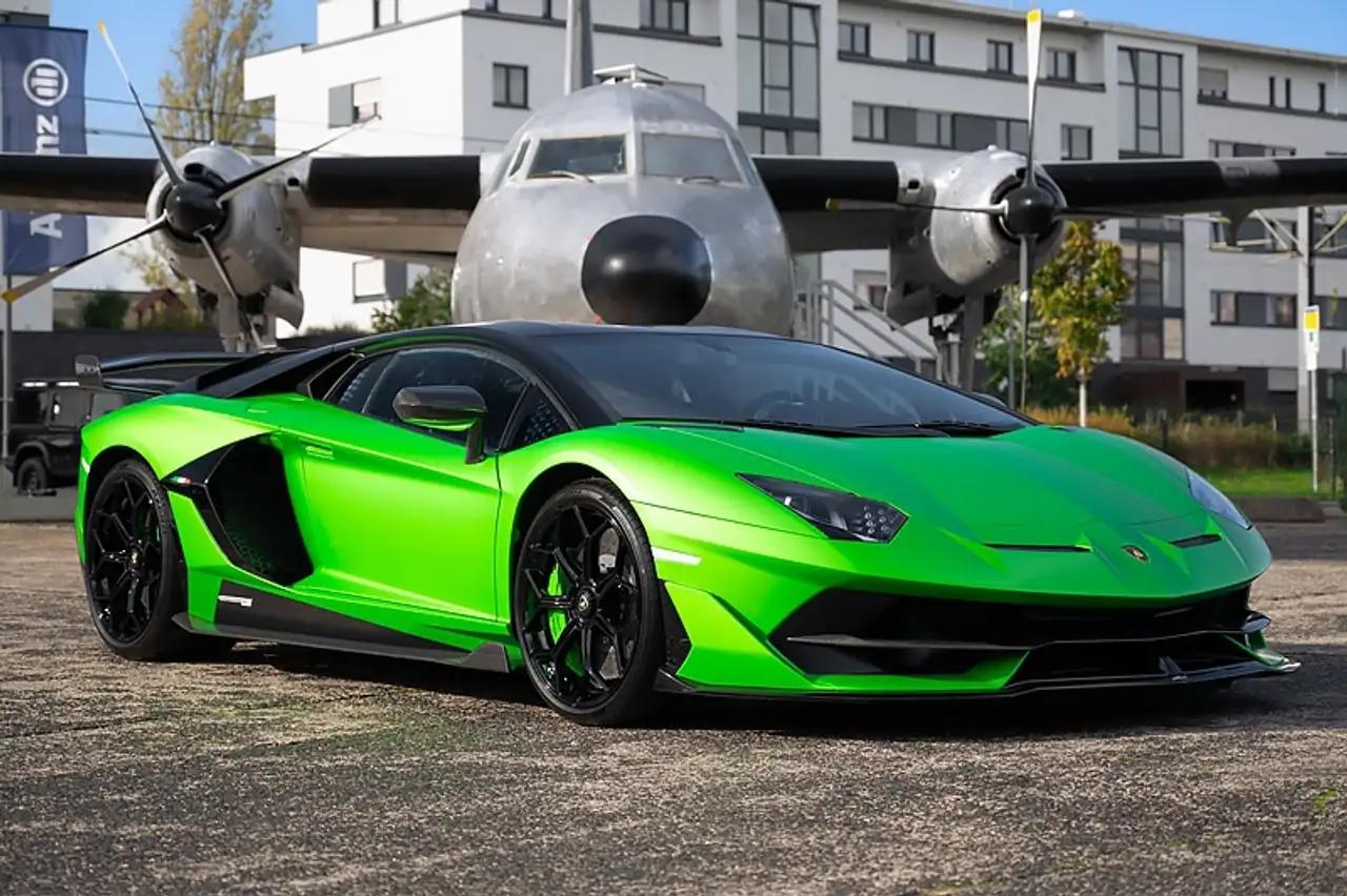 Lamborghini Aventador 2021 г. 6010 км.