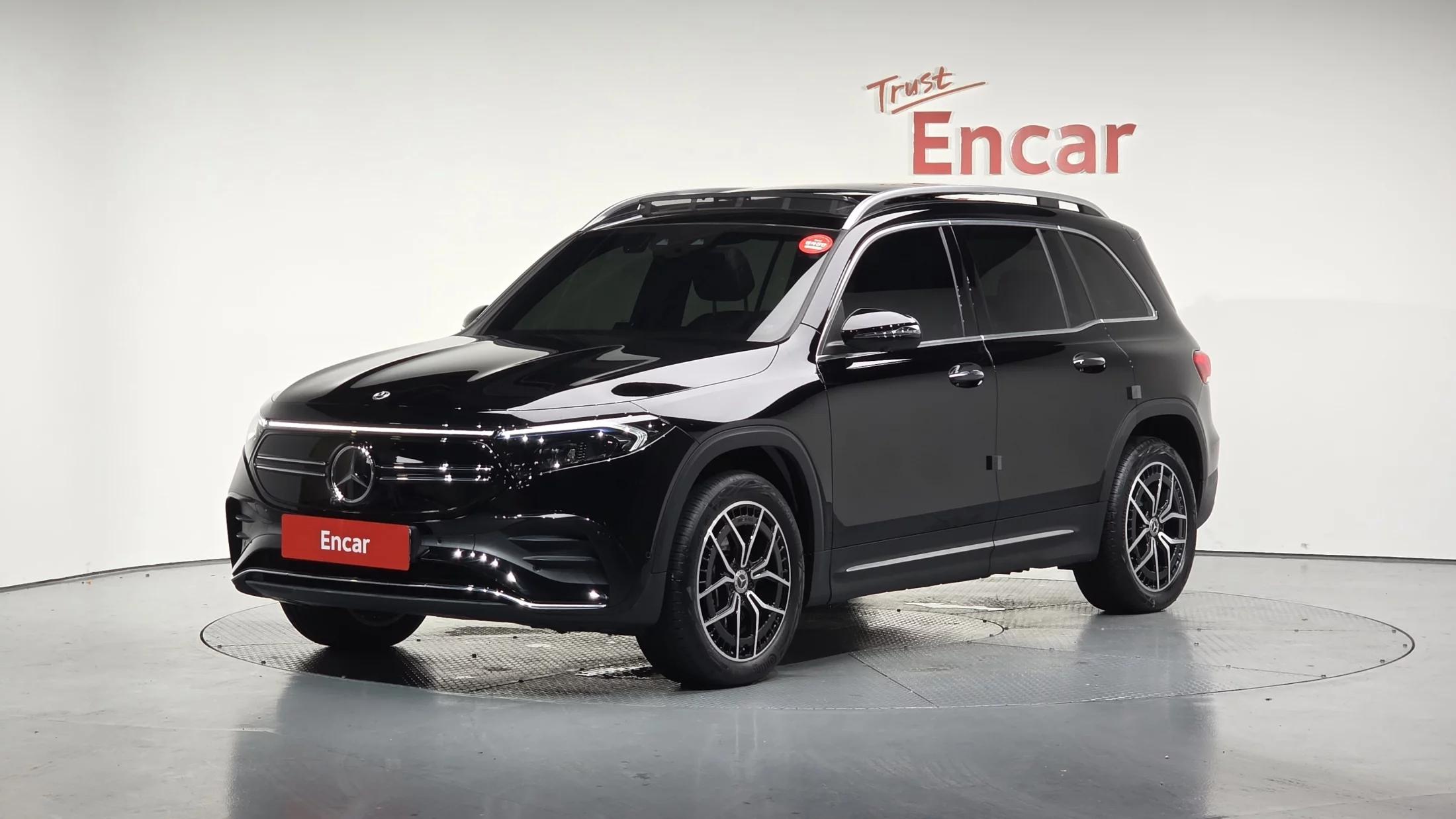 Mercedes-Benz EQB EQB300 4MATIC AMG Line, электромобиль, 2023 г. 17148 км.