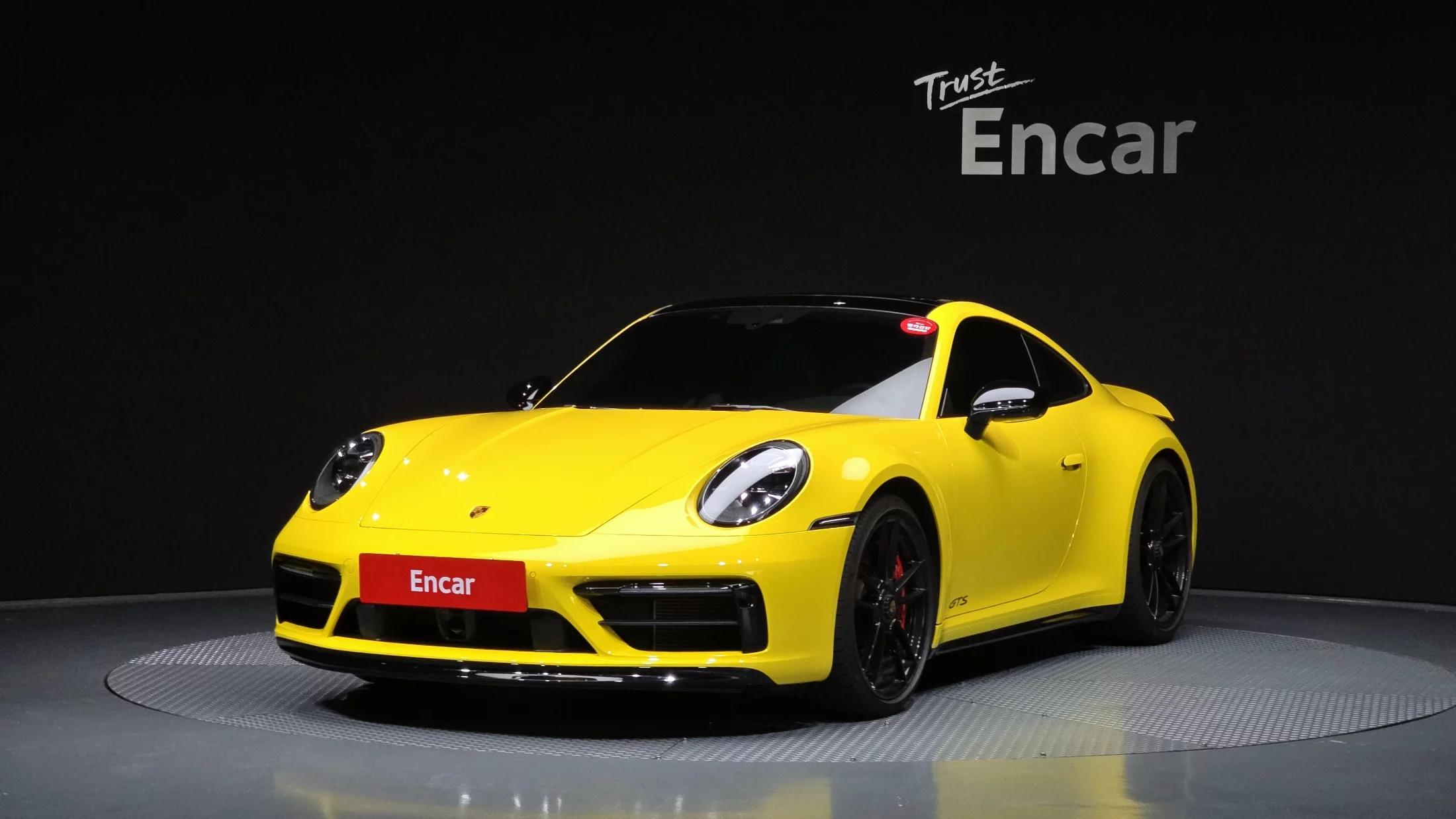 Porsche 911 Carrera 4 GTS 991, 2023 г. 23153 км.