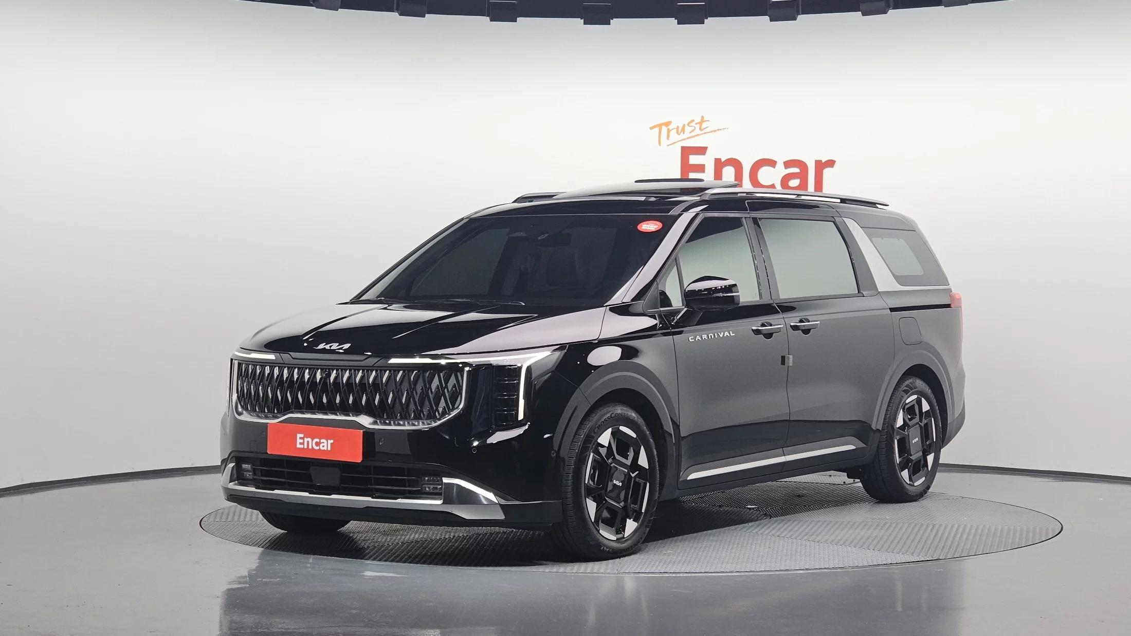 Kia Carnival Gasoline 9-Seater Signature, 2024 г. 19530 км.