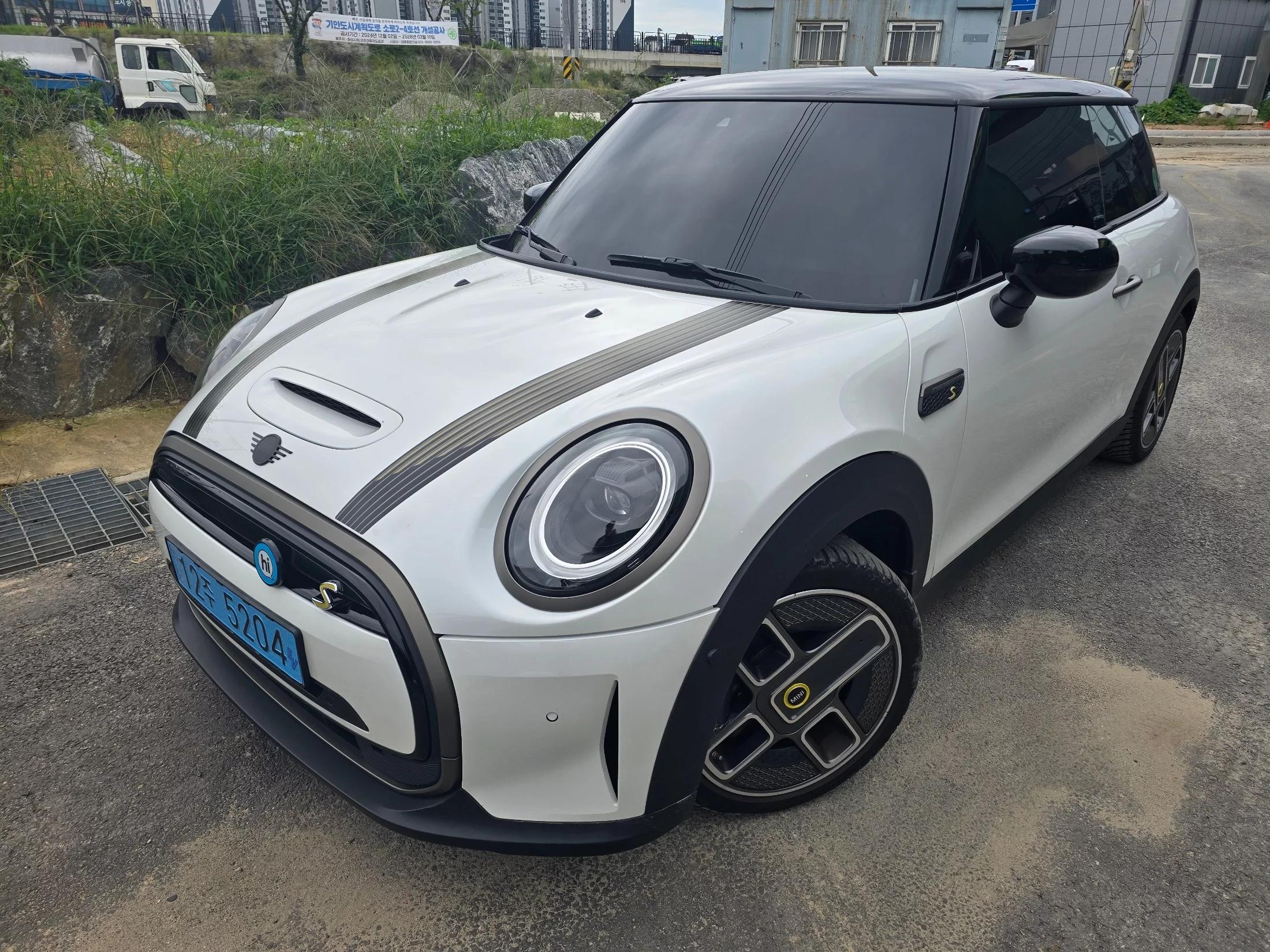 MINI Cooper Resolute Edition 3rd, электромобиль, 2023 г. 22392 км.