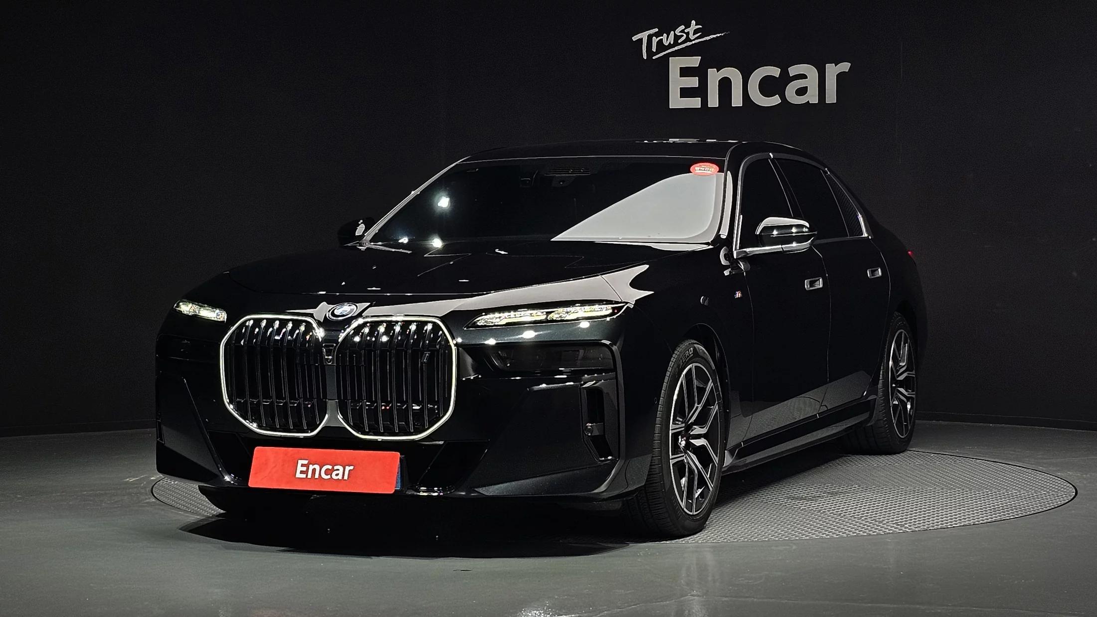 BMW i7 xDrive 60 M sport, электромобиль, 2023 г. 40689 км.