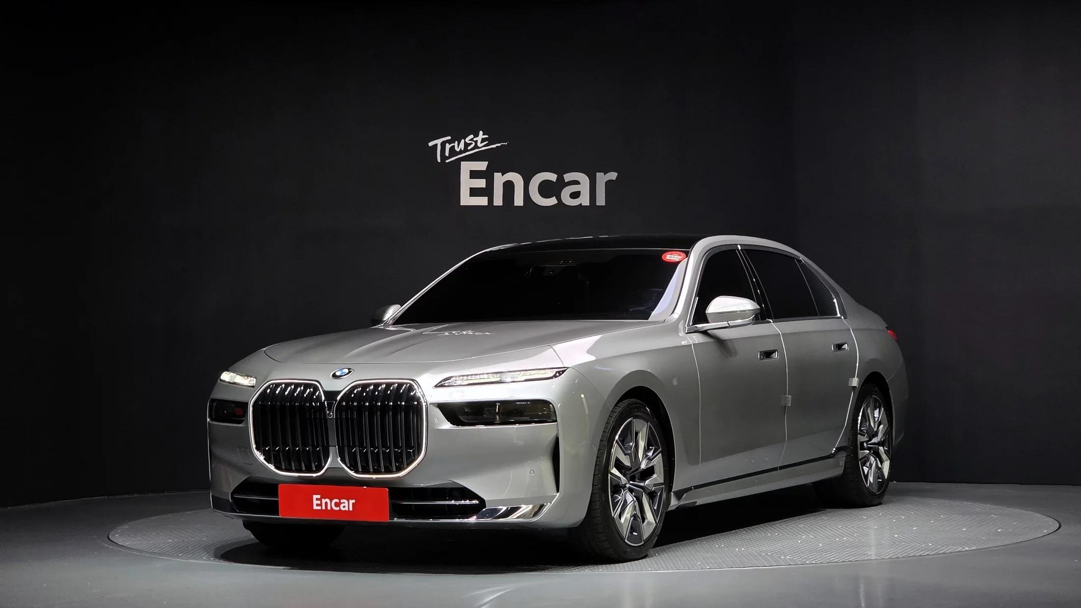 BMW 7-Series 740i xDrive Classic Silver Edition, 2024 г. 5188 км.