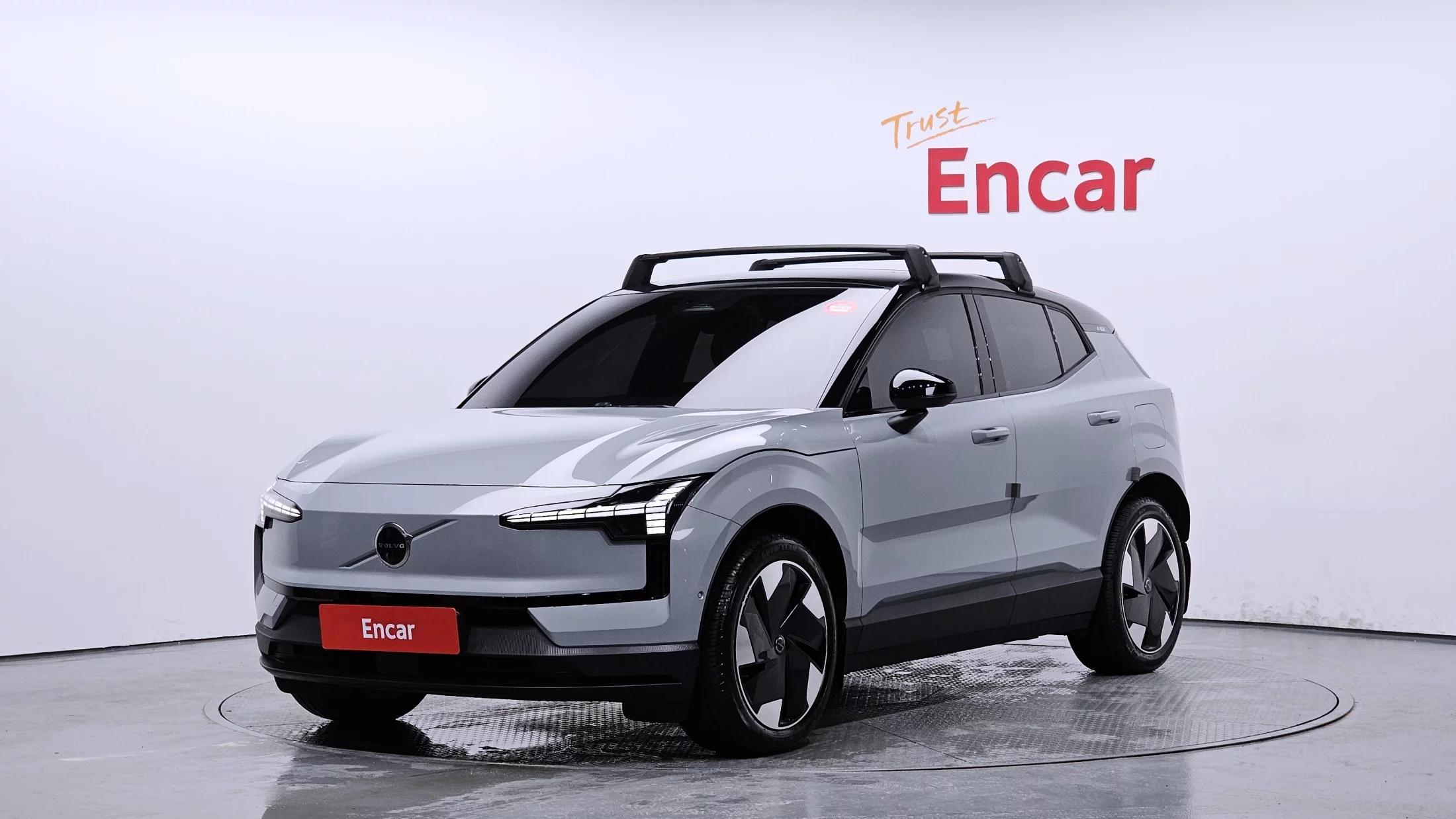 Volvo EX30 Ultra, электромобиль, 2025 г. 12277 км.