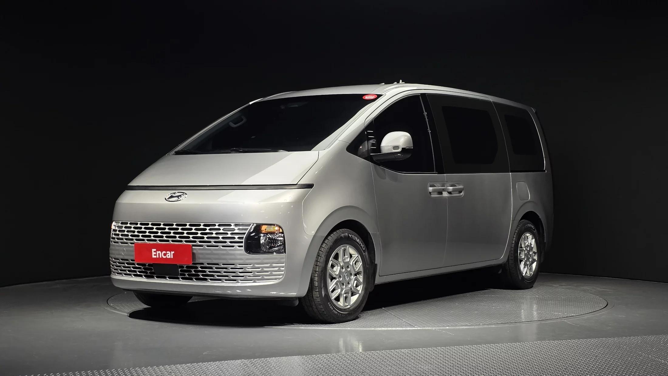Hyundai Staria Cargo 3-Seater Modern, 2023 г. 121752 км.