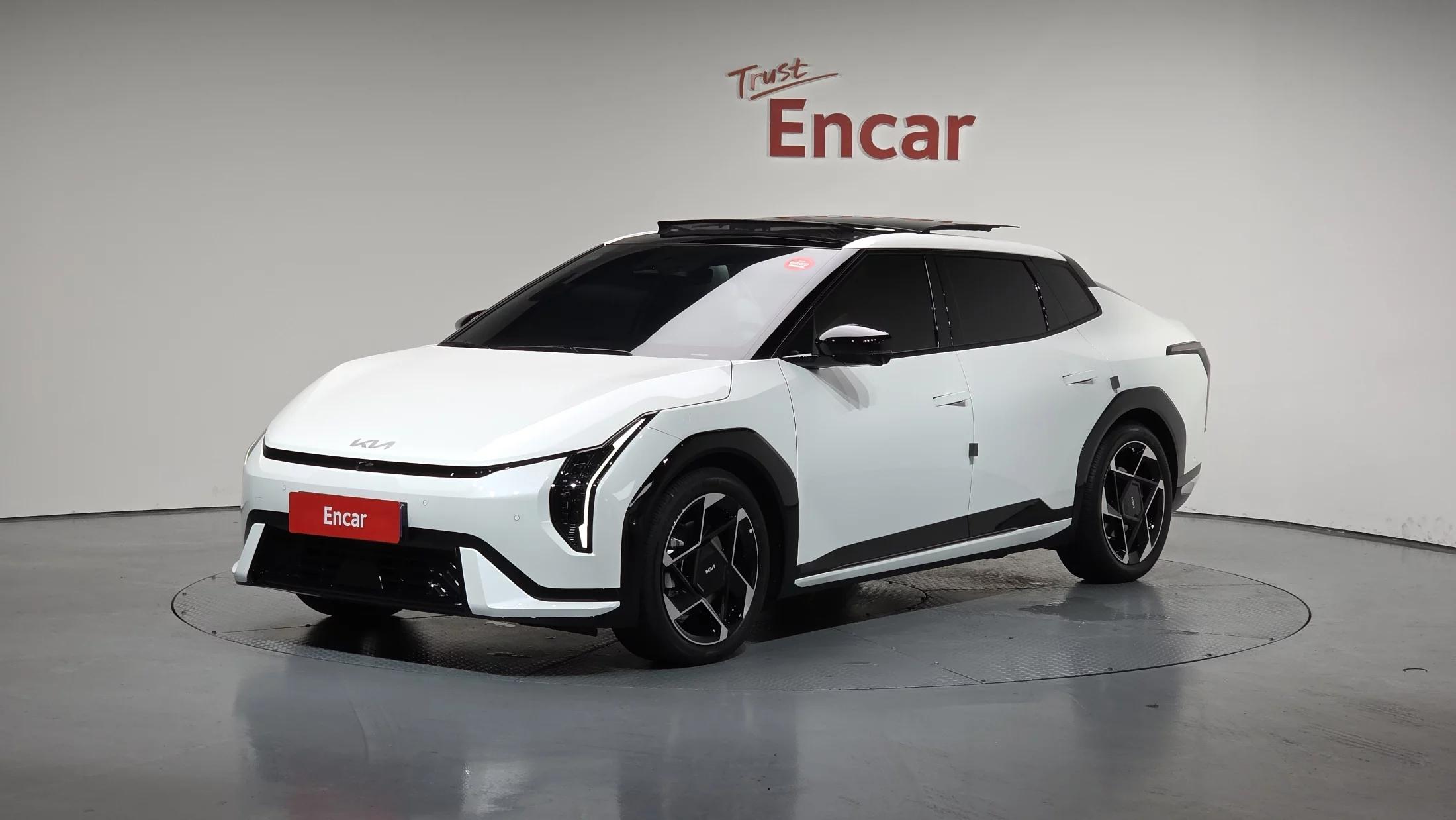 Kia EV4 Long Range 2WD GT-LIne, электромобиль, 2025 г. 1710 км.