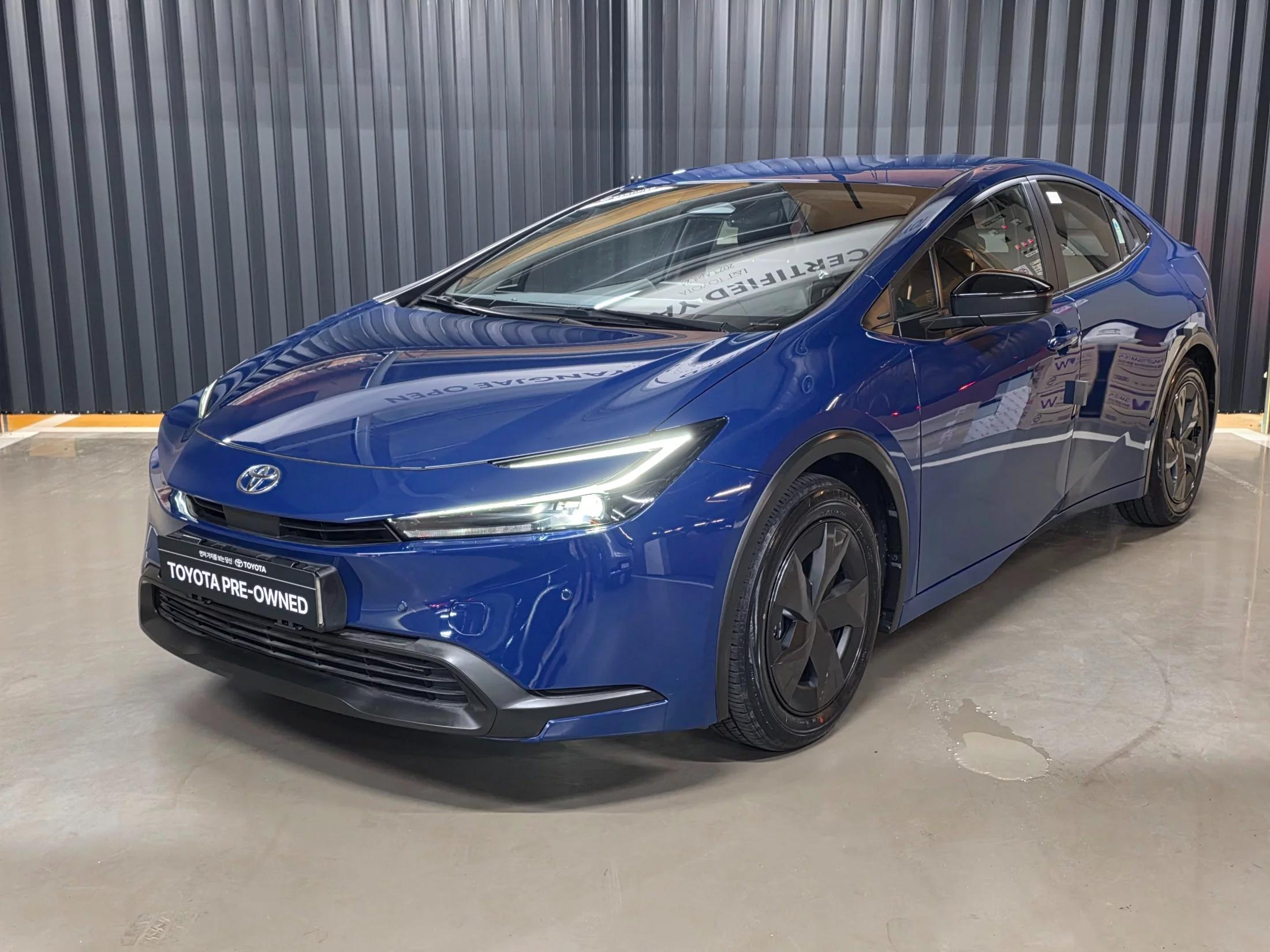 Toyota PRIUS 2.0 LE, гибрид, 2023 г. 7788 км.