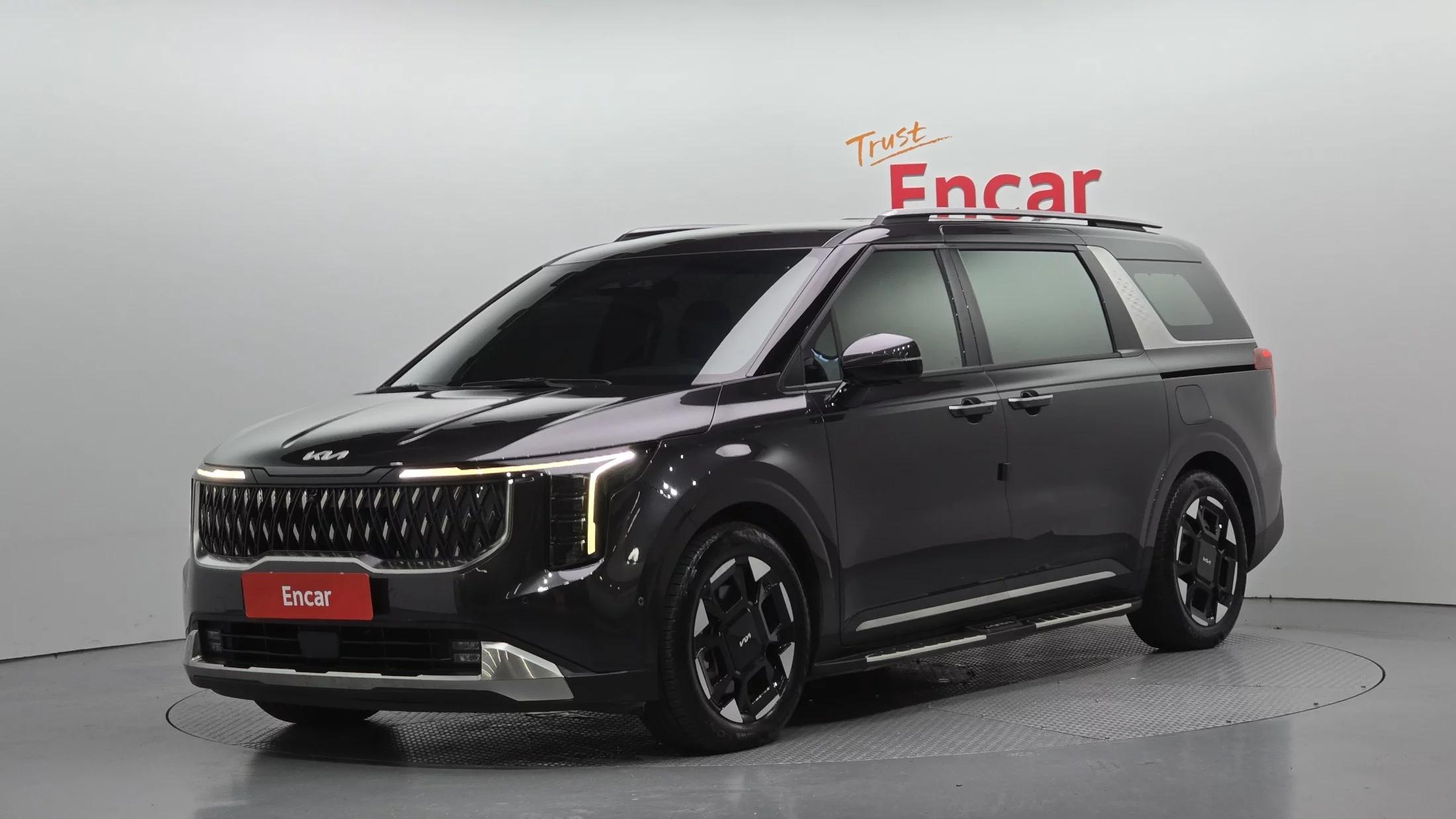 Kia Carnival Gasoline 7-Seater Signature, 2023 г. 36655 км.