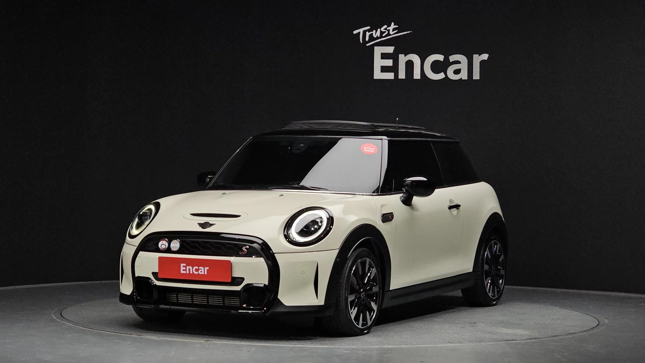 MINI Cooper Classic Third Generation, 2022 г. 48193 км.