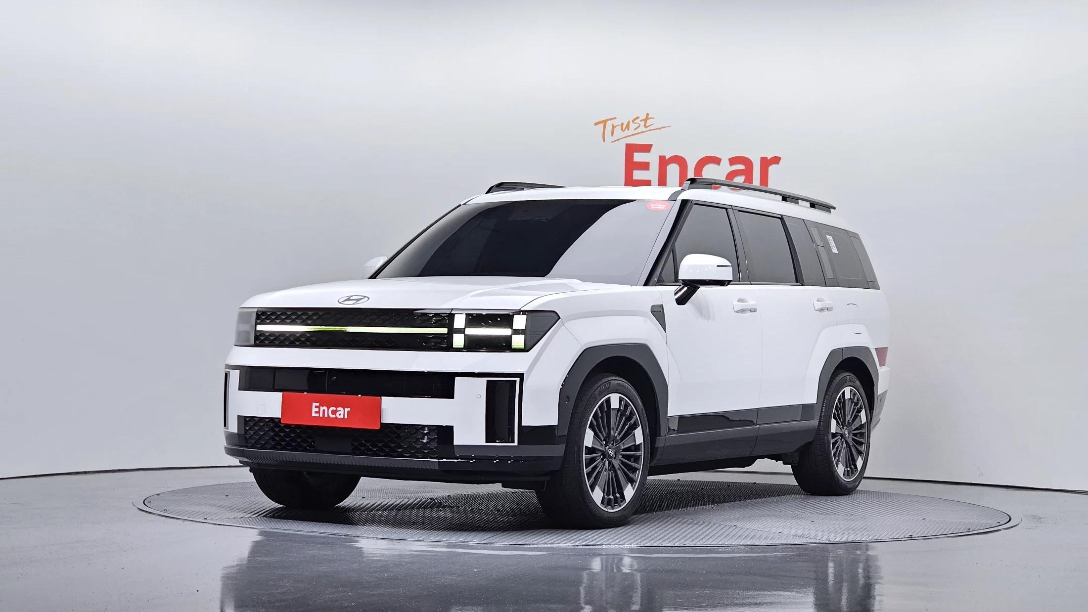 Hyundai Santa Fe HEV 1.6 4WD Calligraphy, гибрид, 2024 г. 42704 км.