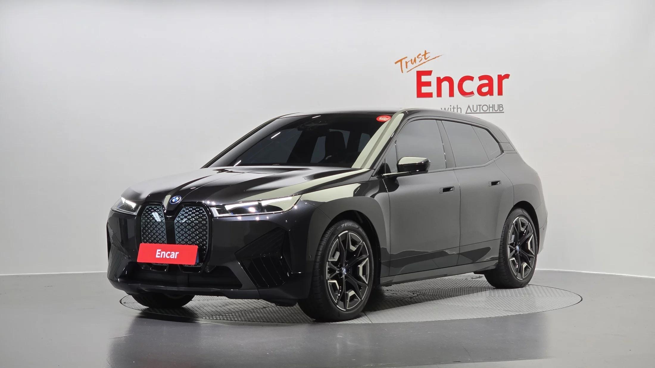 BMW iX xDrive50 Sports Plus, электромобиль, 2023 г. 17904 км.