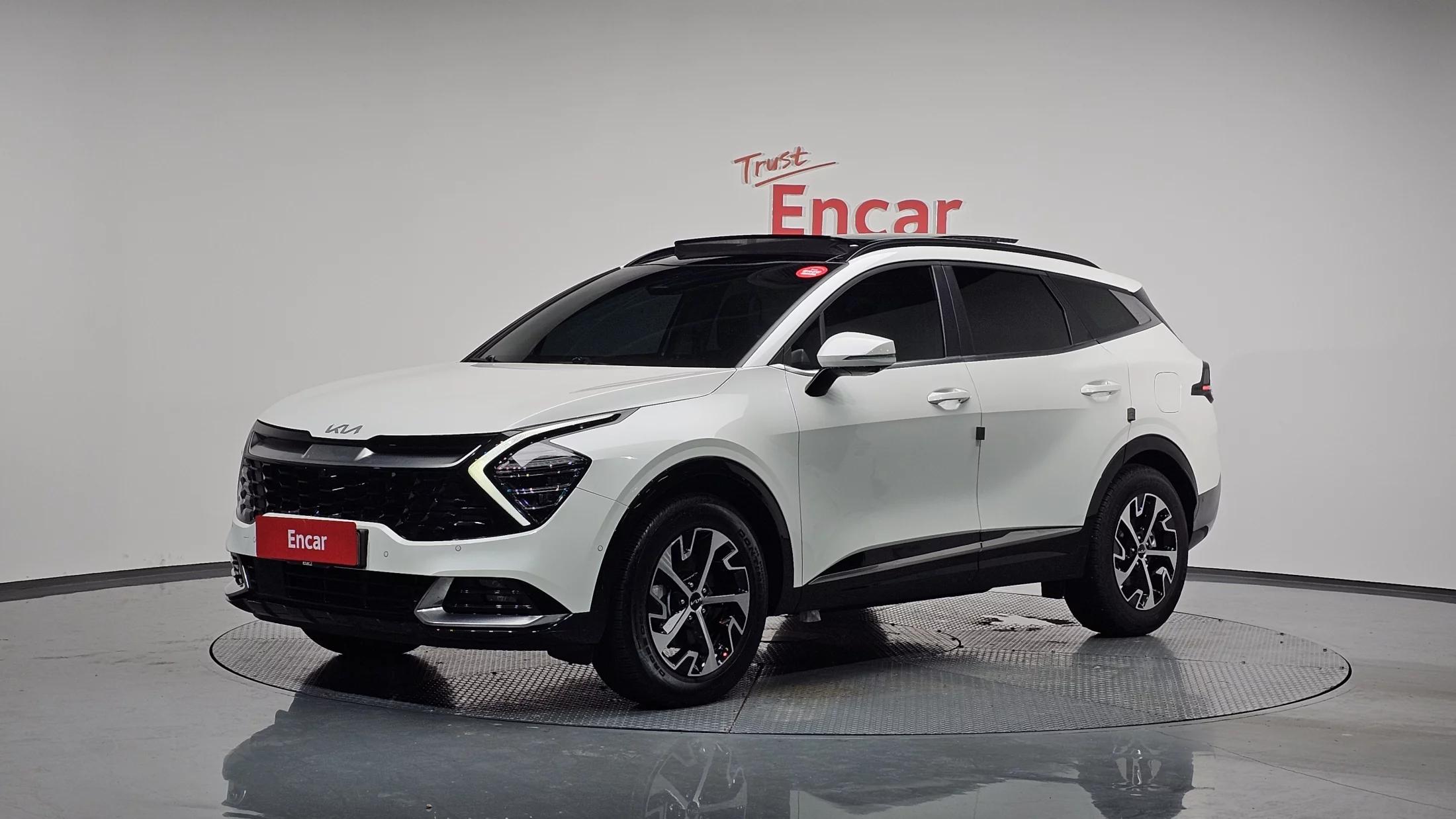 Kia Sportage Signature 2WD, гибрид, 2024 г. 19958 км.