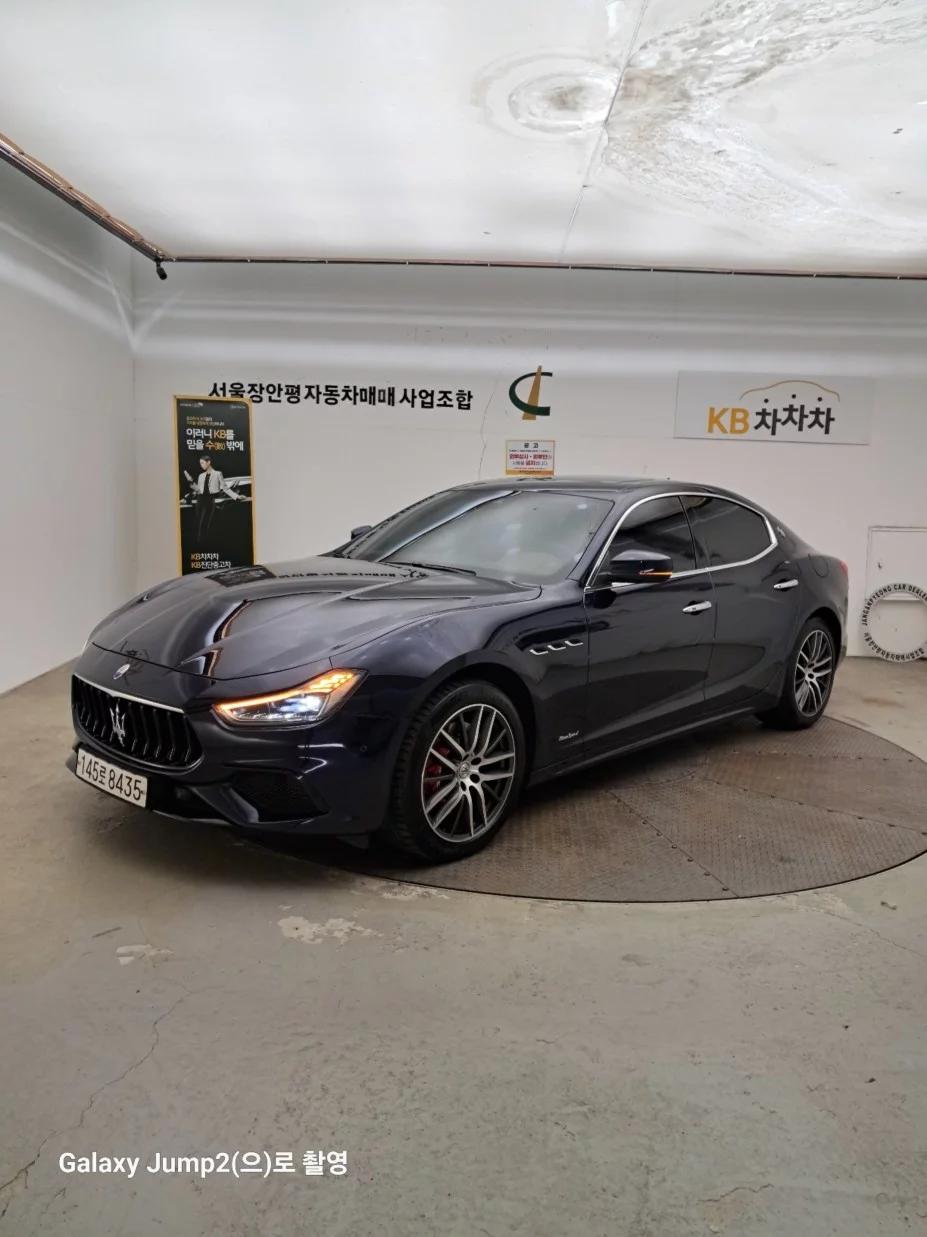 Maserati GHIBLI 3.0S Q4 GranLusso 3rd, 2021 г. 20106 км.
