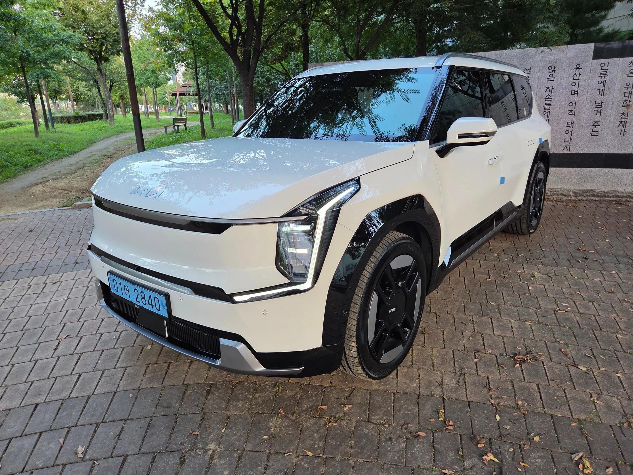 Kia EV9 Long Range 4WD Earth, электромобиль, 2023 г. 17341 км.