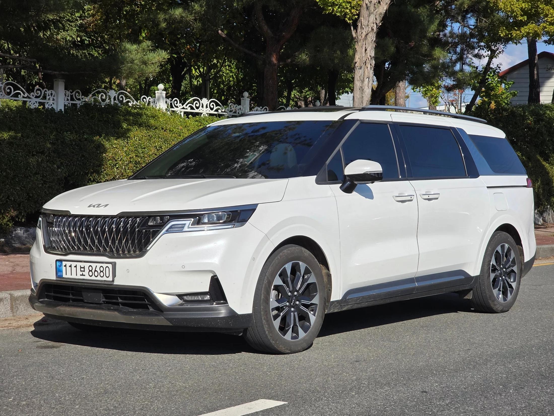 Kia Carnival 7-Seater Signature, 2023 г. 32725 км.