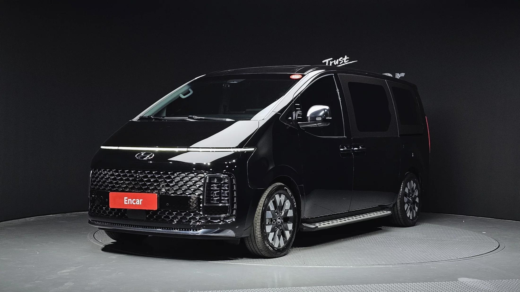 Hyundai Staria Lounge 7-Seater Inspiration, 2023 г. 138213 км.