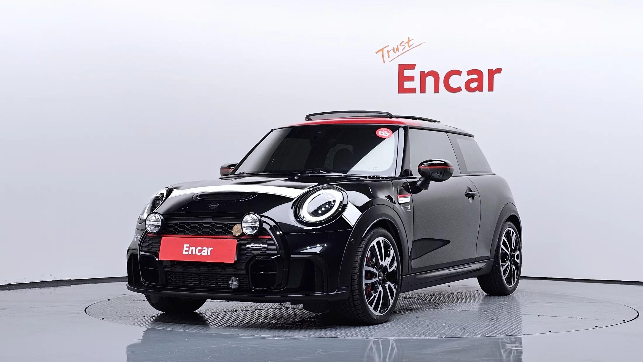 MINI Cooper JCW Pat Moss Edition 3rd, 2022 г. 39084 км.