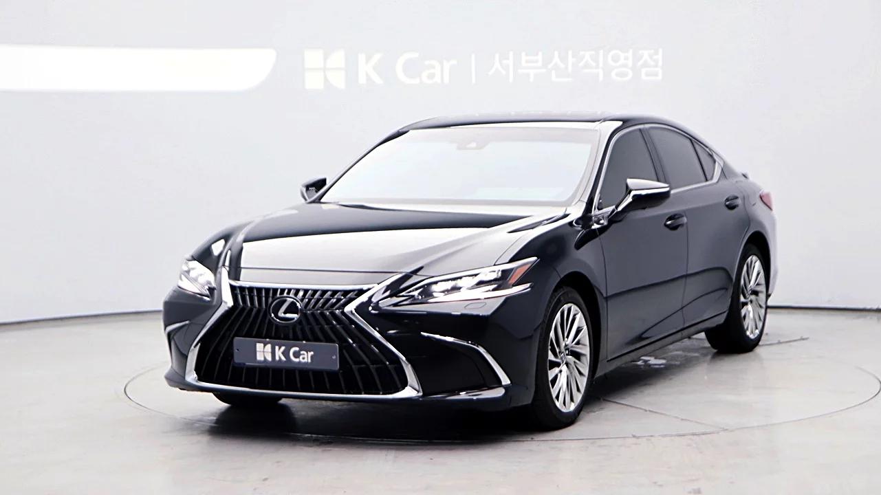 Lexus ES300h Executive, гибрид, 2023 г. 18699 км.