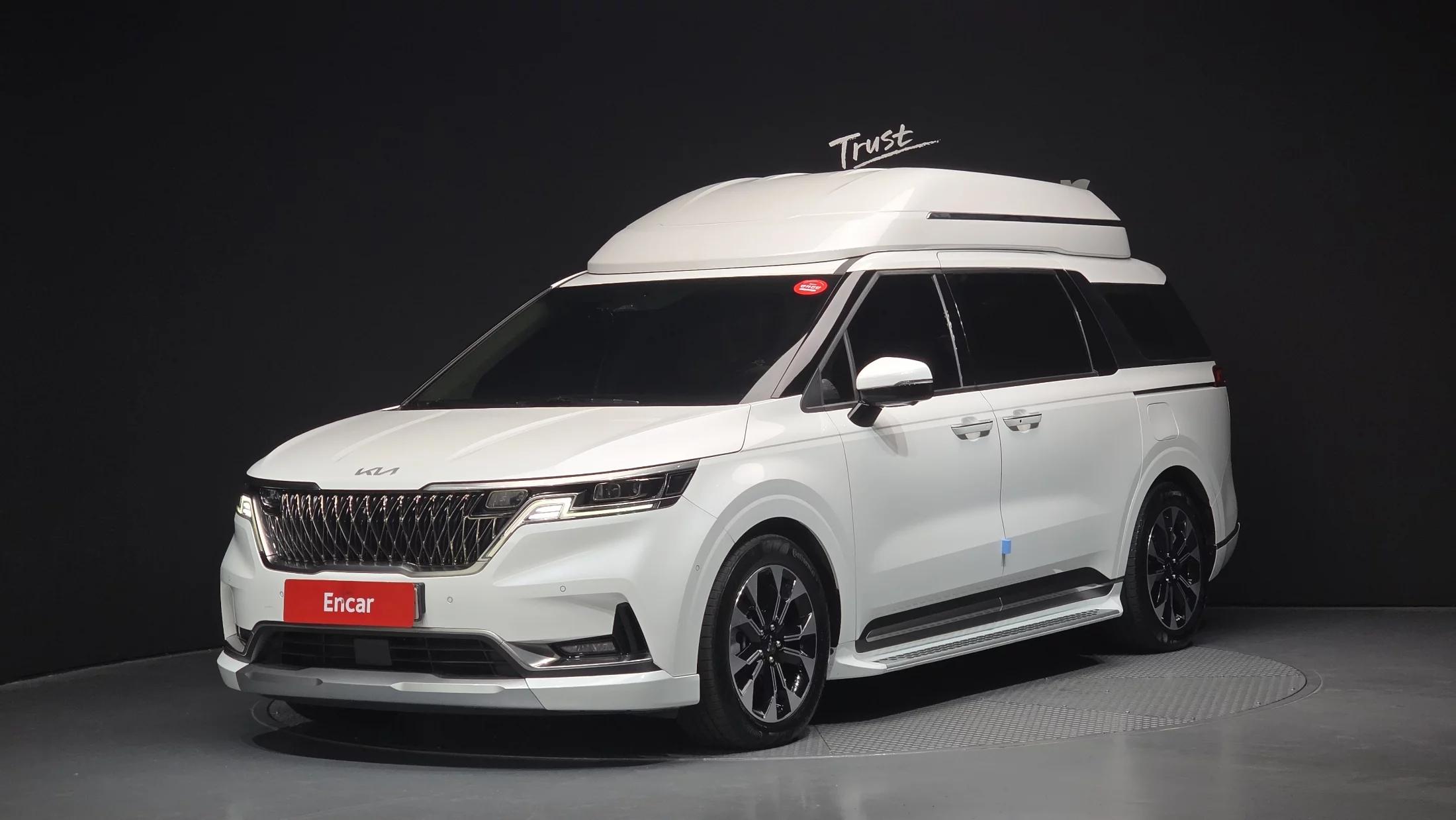 Kia Carnival Gasoline 9-Seater Hi-Limousine Signature, 2022 г. 45635 км.