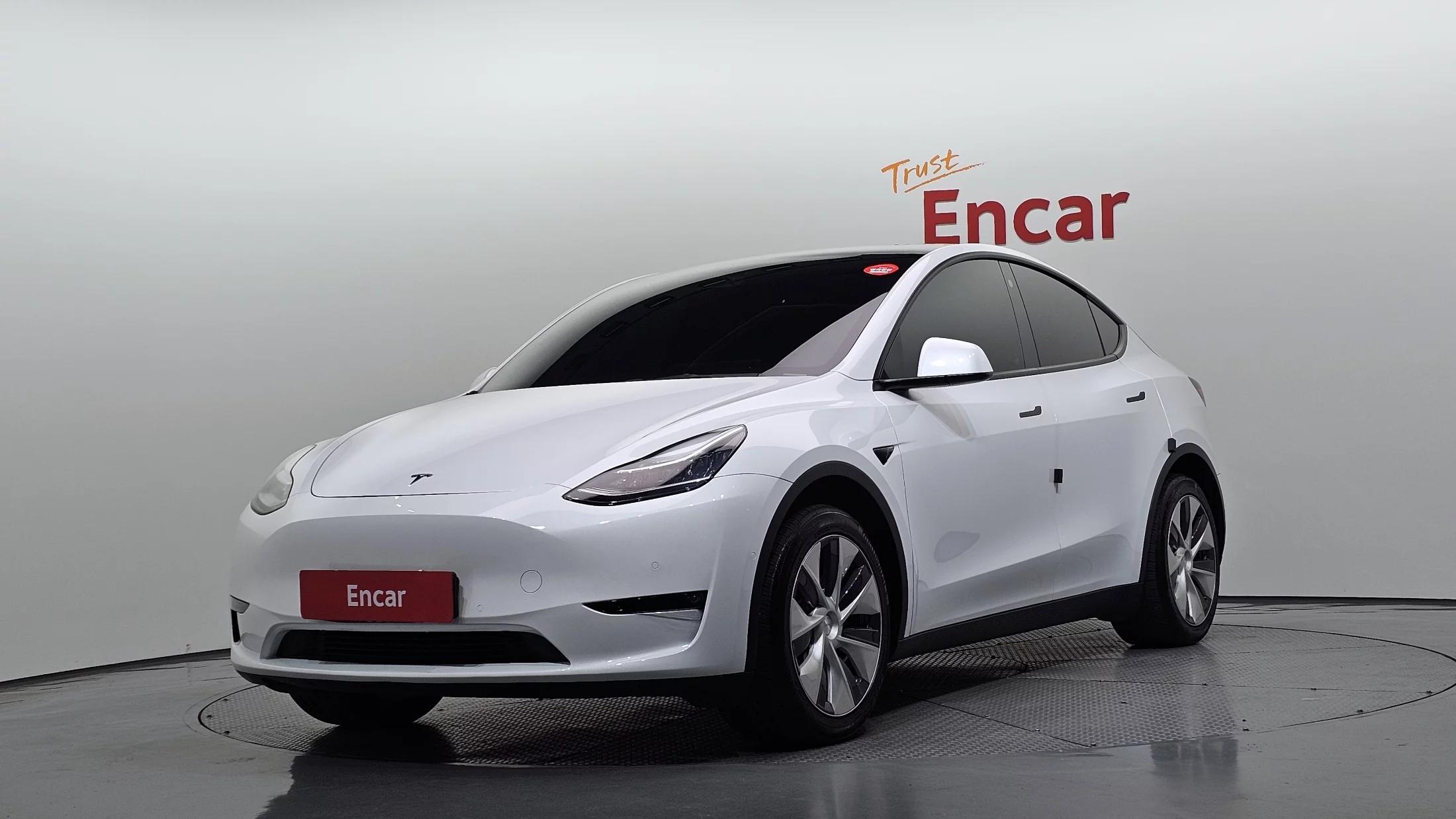 Tesla Model Y Standard Range, электромобиль, 2021 г. 28825 км.