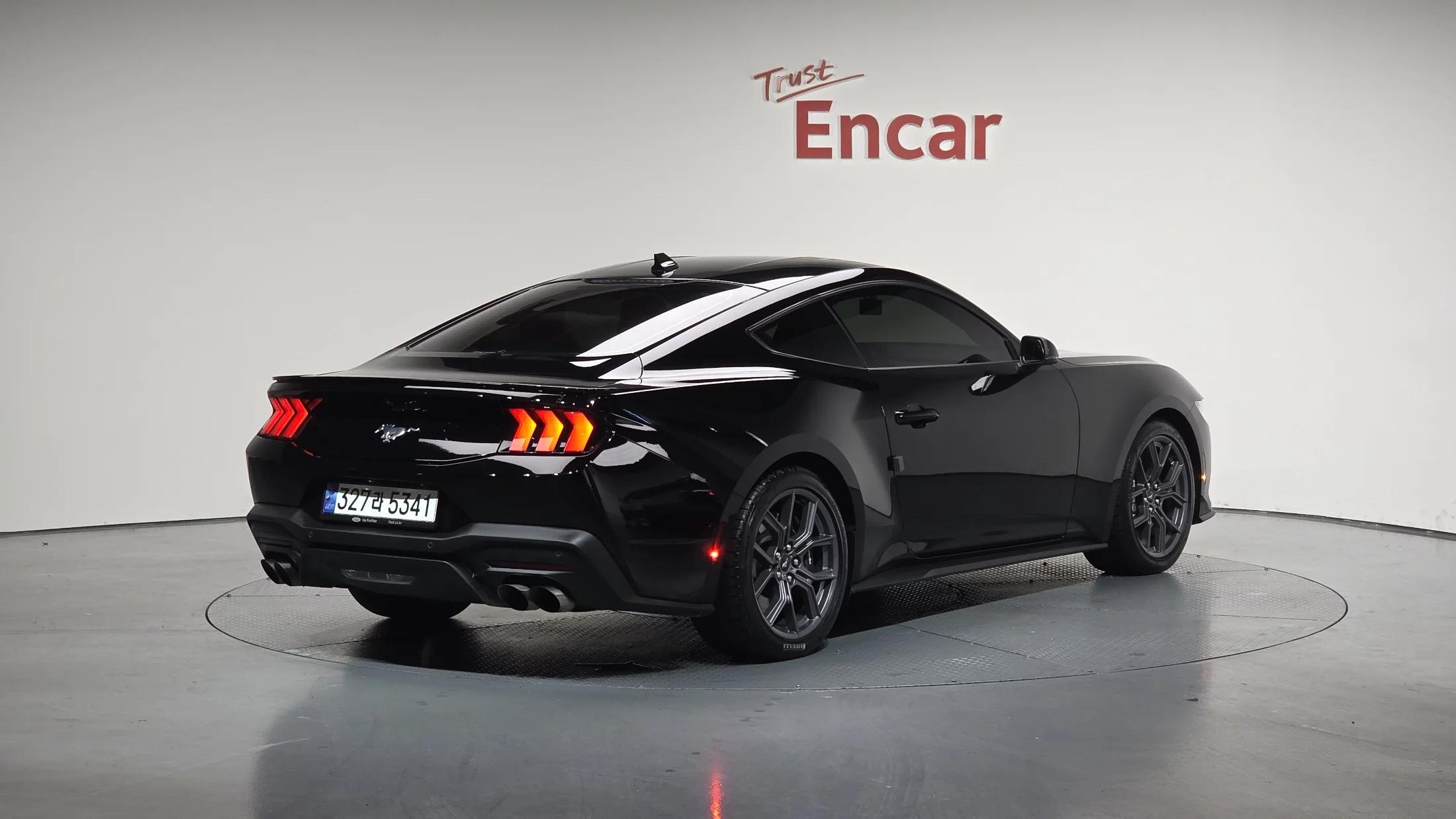 Ford MUSTANG 2.3 EcoBoost Premium Coupe, 2024 г. 9230 км.