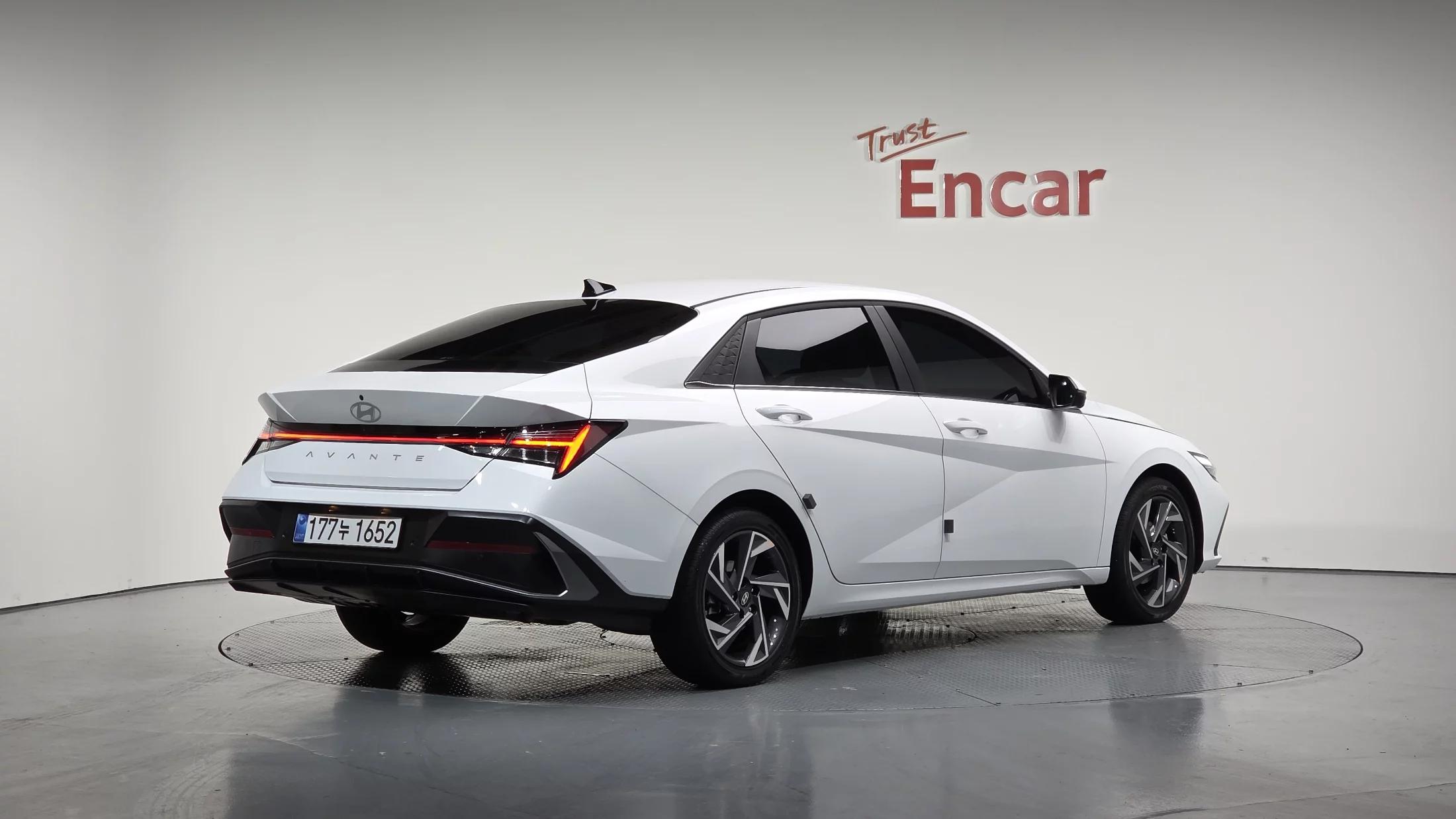 Hyundai AVANTE (Хендай Элантра) Inspiration, гибрид, 2025 г. 2967 км.