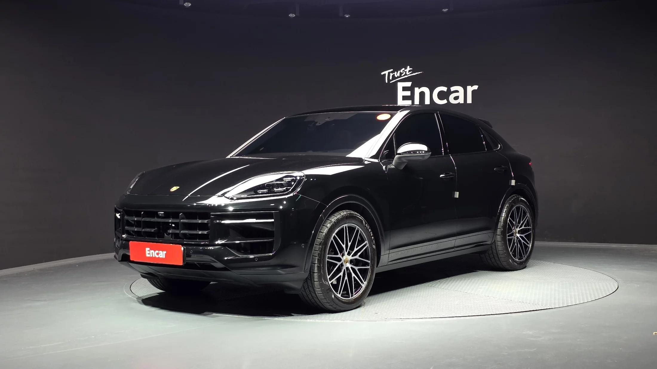 Porsche CAYENNE 3.0 Coupe, 2024 г. 9640 км.