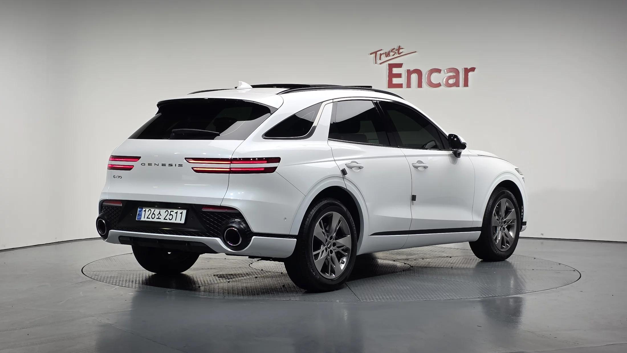 Genesis GV70 2.5T Gasoline 2WD, 2024 г. 17320 км.