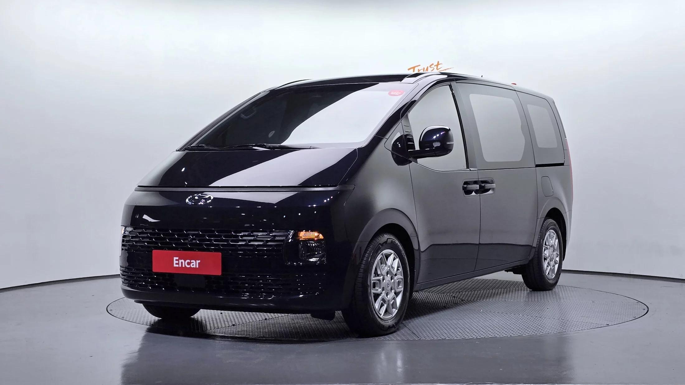 Hyundai Staria L3.5 Cargo 5-Seater Modern, 2023 г. 18019 км.