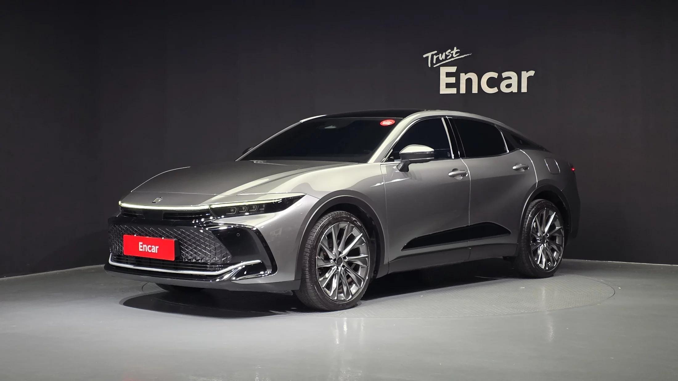 Toyota CROWN 2.5 4WD Hybrid, гибрид, 2023 г. 48578 км.