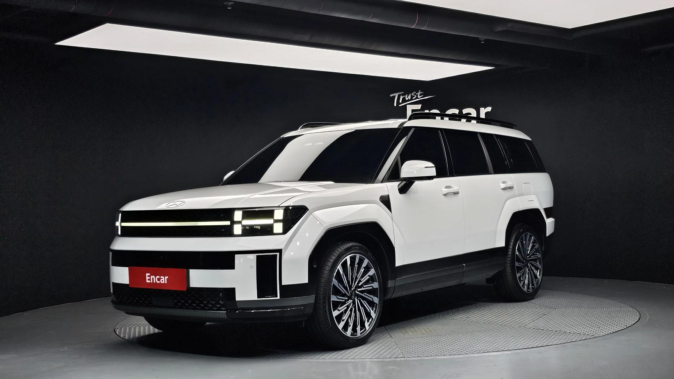 Hyundai Santa Fe Gasoline 2.5T 2WD Calligraphy, 2023 г. 18962 км.