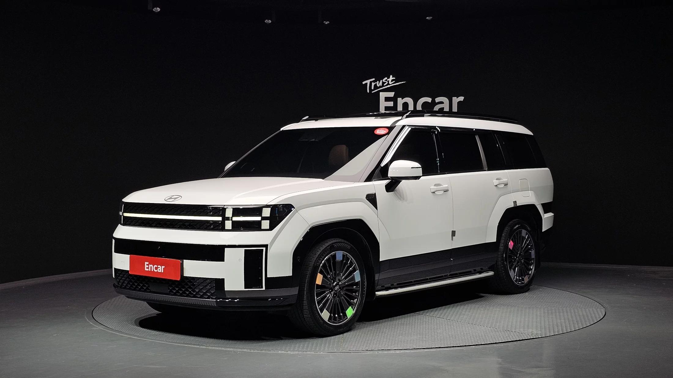 Hyundai Santa Fe HEV 1.6 4WD Calligraphy, гибрид, 2023 г. 17677 км.