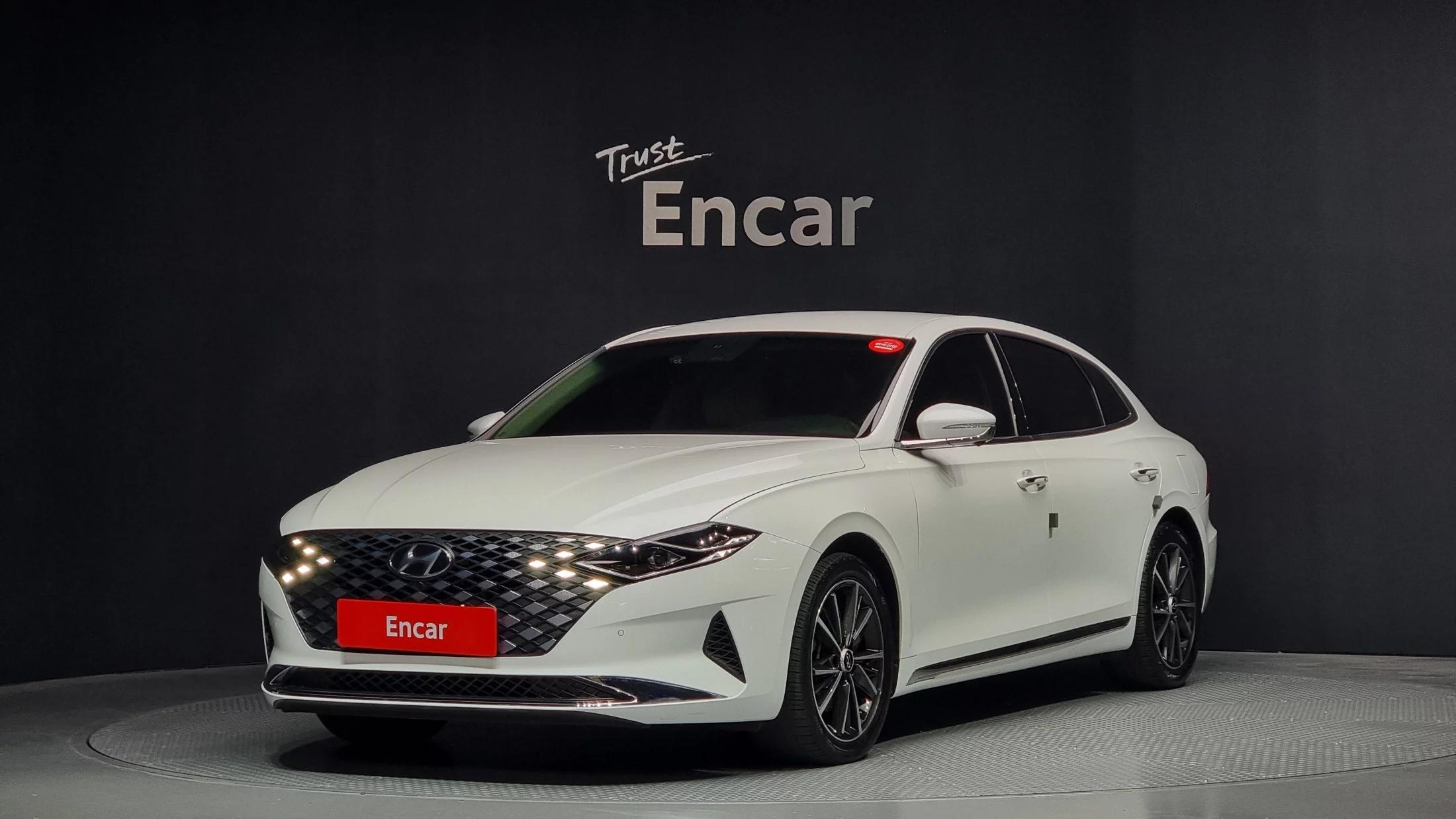 Hyundai Grandeur 2.5 Le Blanc, 2022 г. 26218 км.