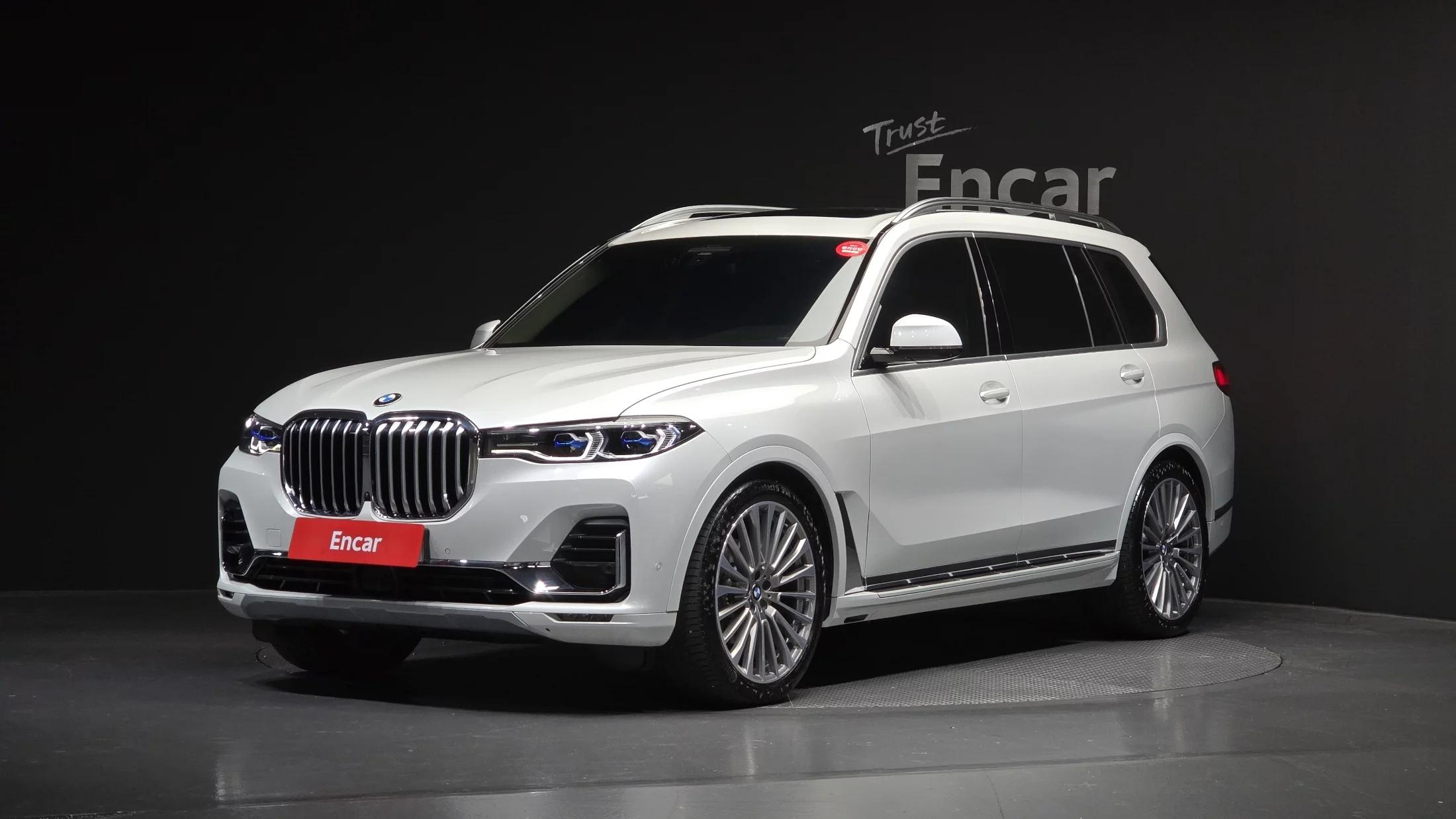 BMW X7 xDrive 40i Design Pure Excellence 6-Seater, 2022 г. 23620 км.