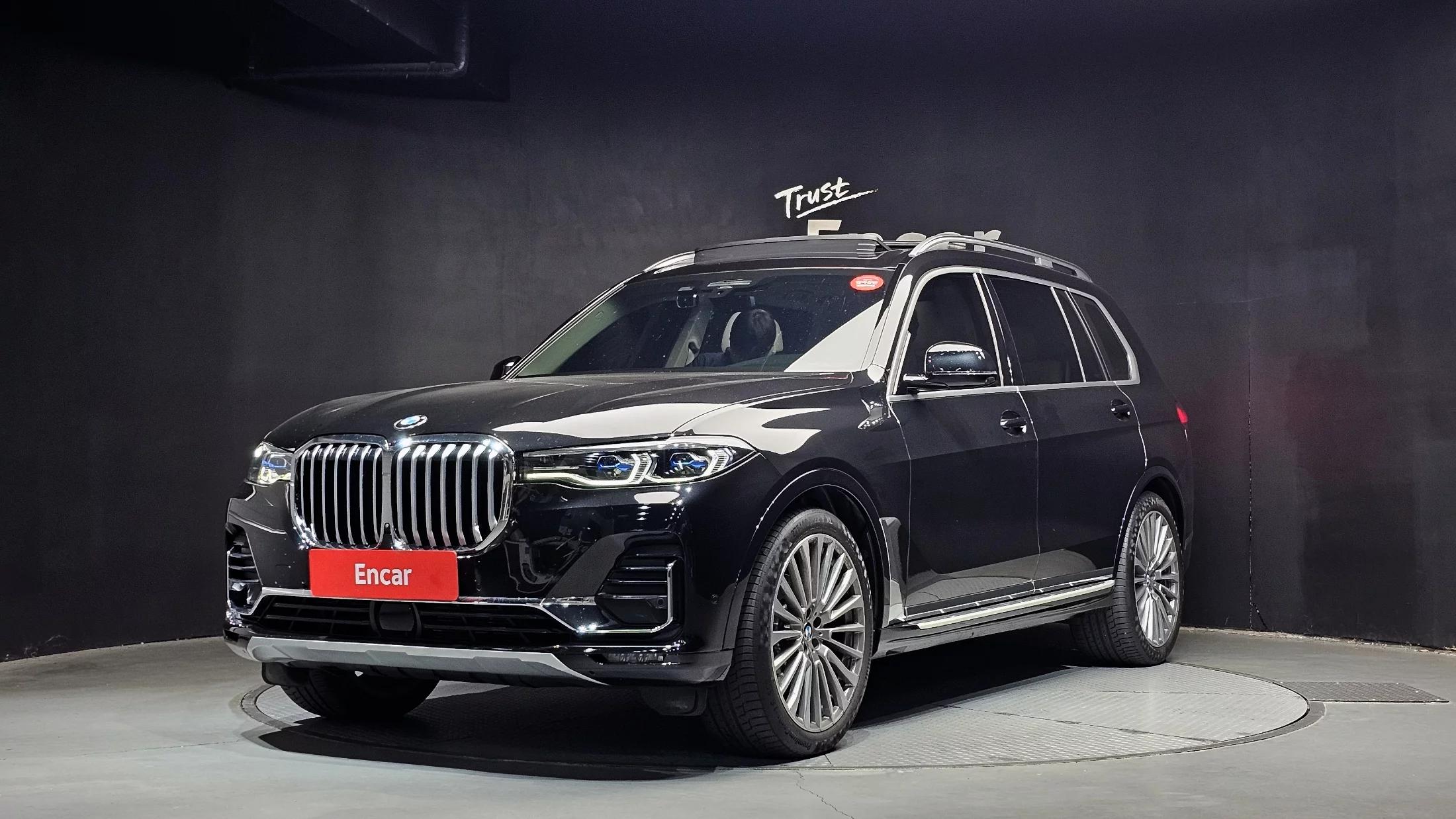BMW X7 xDrive 40i Design Pure Excellence 7-Seater, 2021 г. 22989 км.