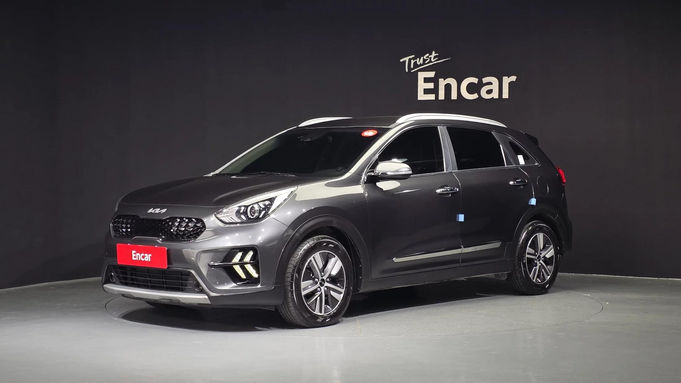 Kia Niro 1.6 HEV Prestige, гибрид, 2021 г. 121086 км.